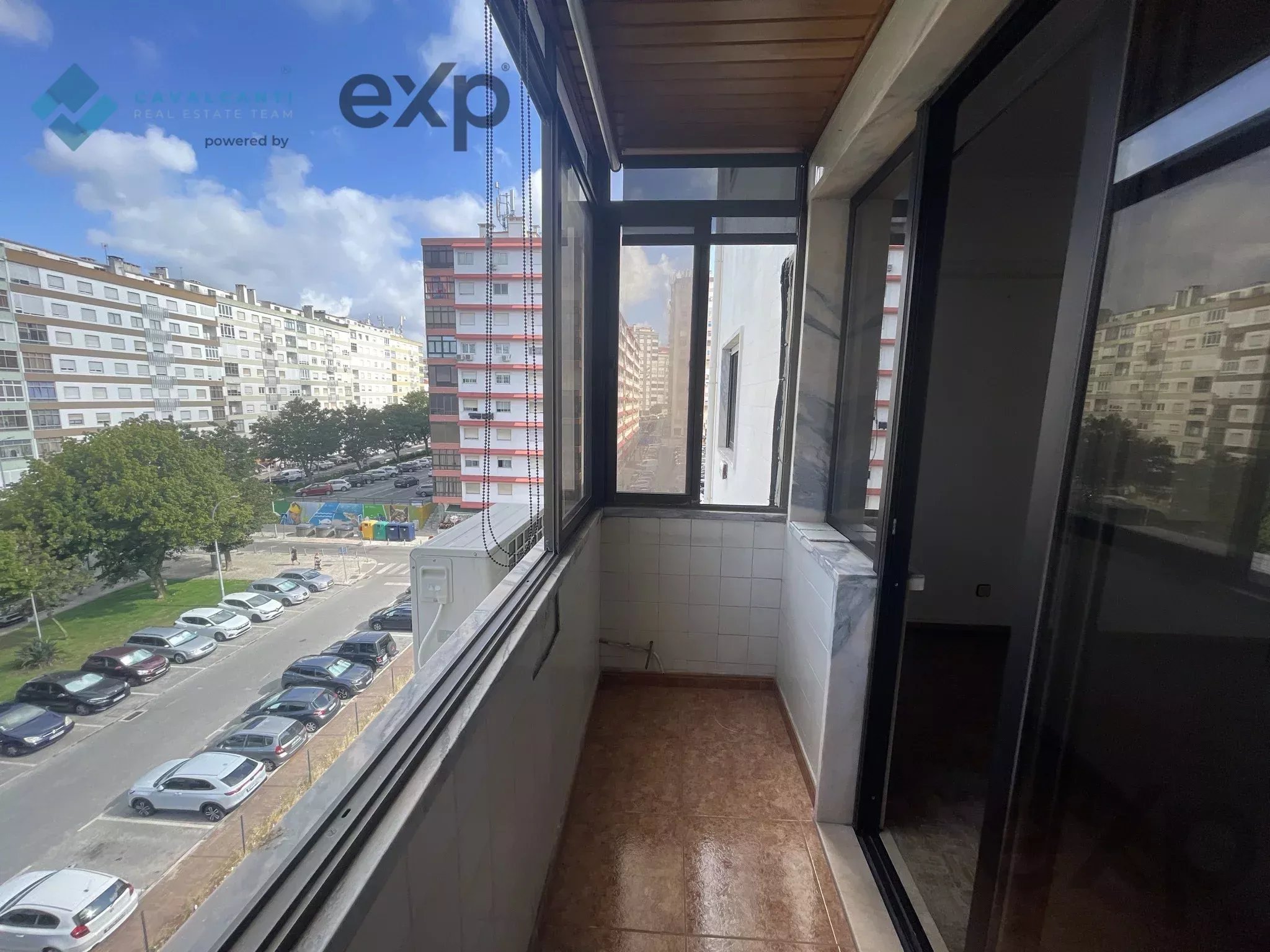 Amadora - Casal de São Brás - T3 Grandes Áreas com Excelente Potencial 87252677 image 18