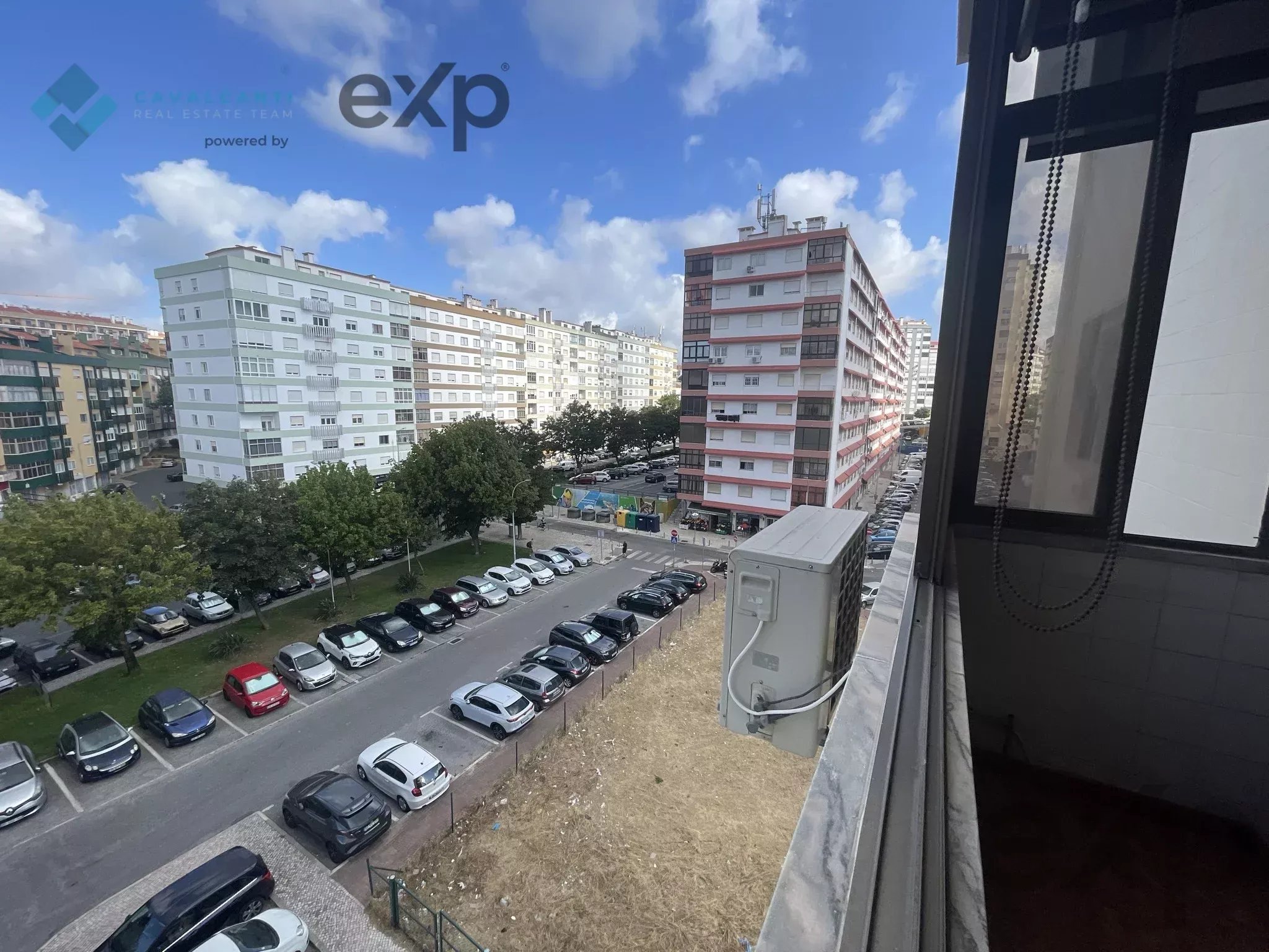 Amadora - Casal de São Brás - T3 Grandes Áreas com Excelente Potencial 87252677 image 17