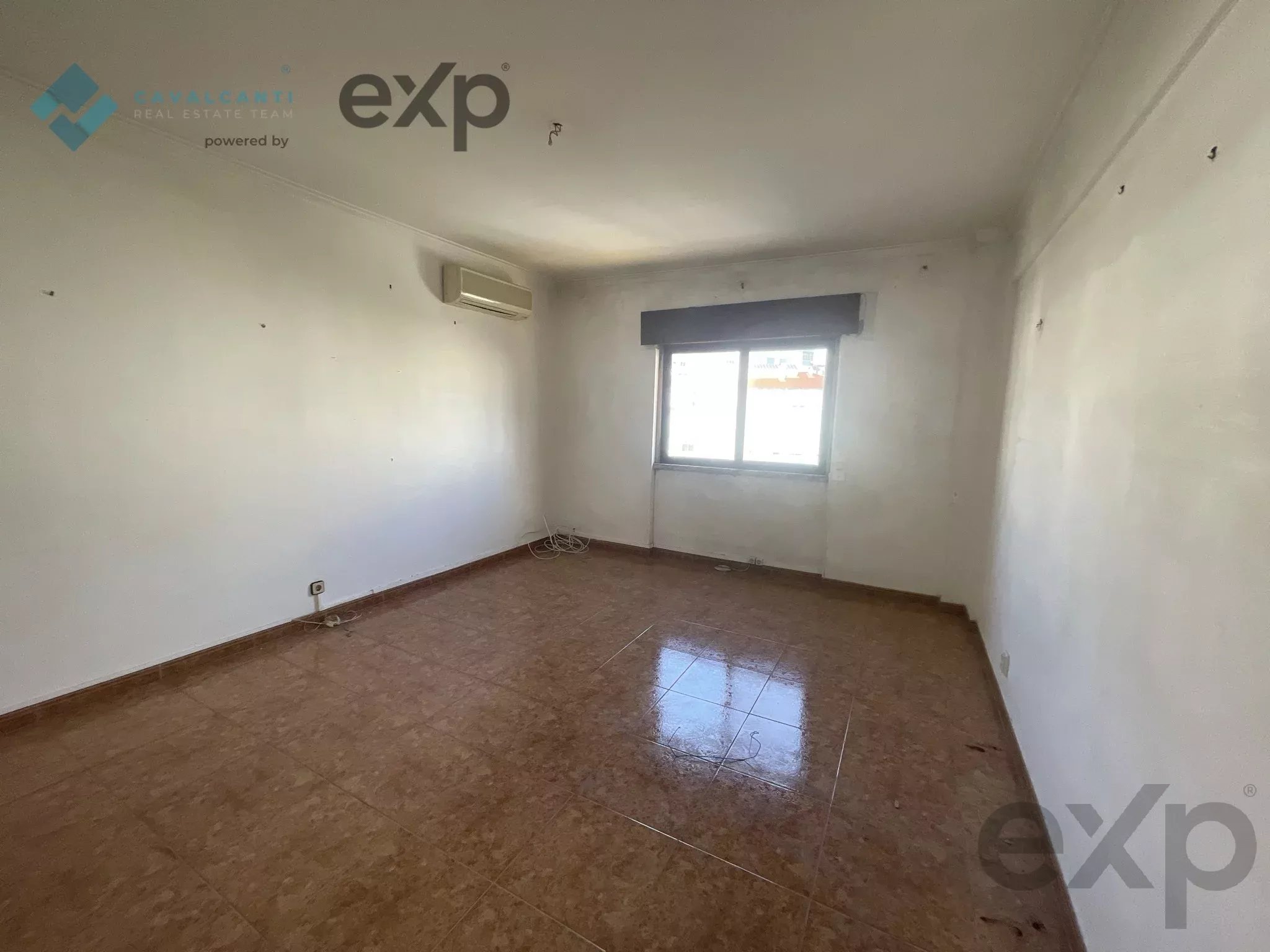 Amadora - Casal de São Brás - T3 Grandes Áreas com Excelente Potencial 87252677 image 69