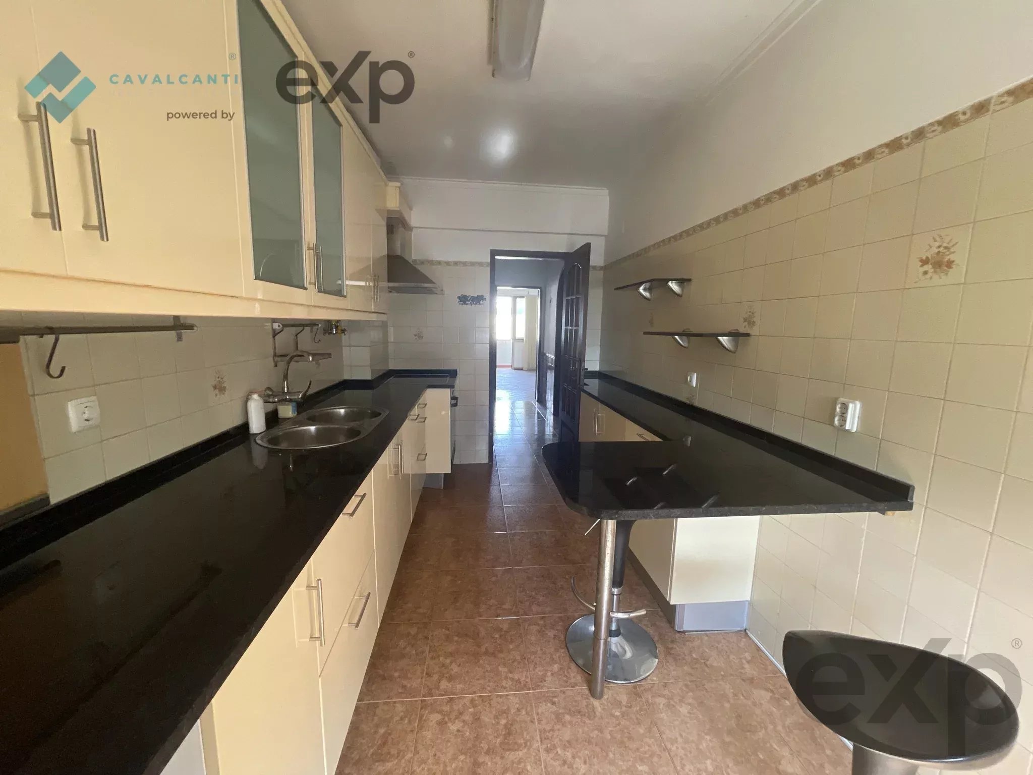 Amadora - Casal de São Brás - T3 Grandes Áreas com Excelente Potencial 87252677 image 36