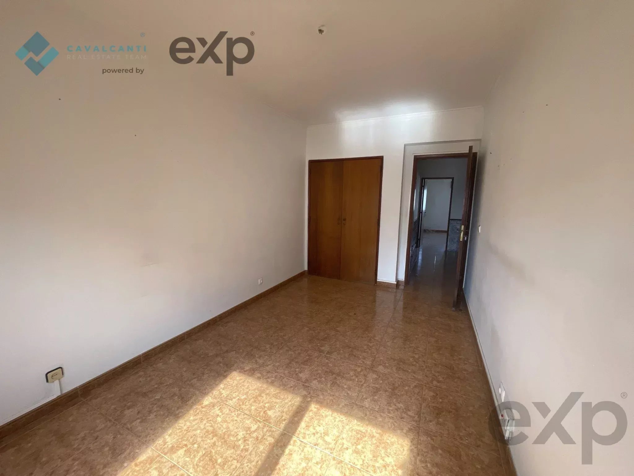 Amadora - Casal de São Brás - T3 Grandes Áreas com Excelente Potencial 87252677 image 48