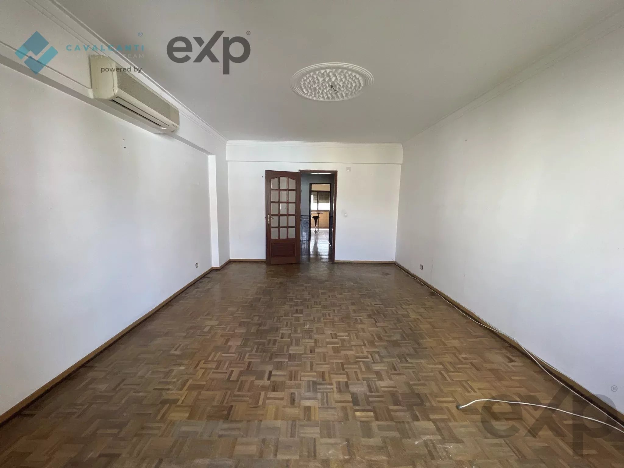 Amadora - Casal de São Brás - T3 Grandes Áreas com Excelente Potencial 87252677 image 23