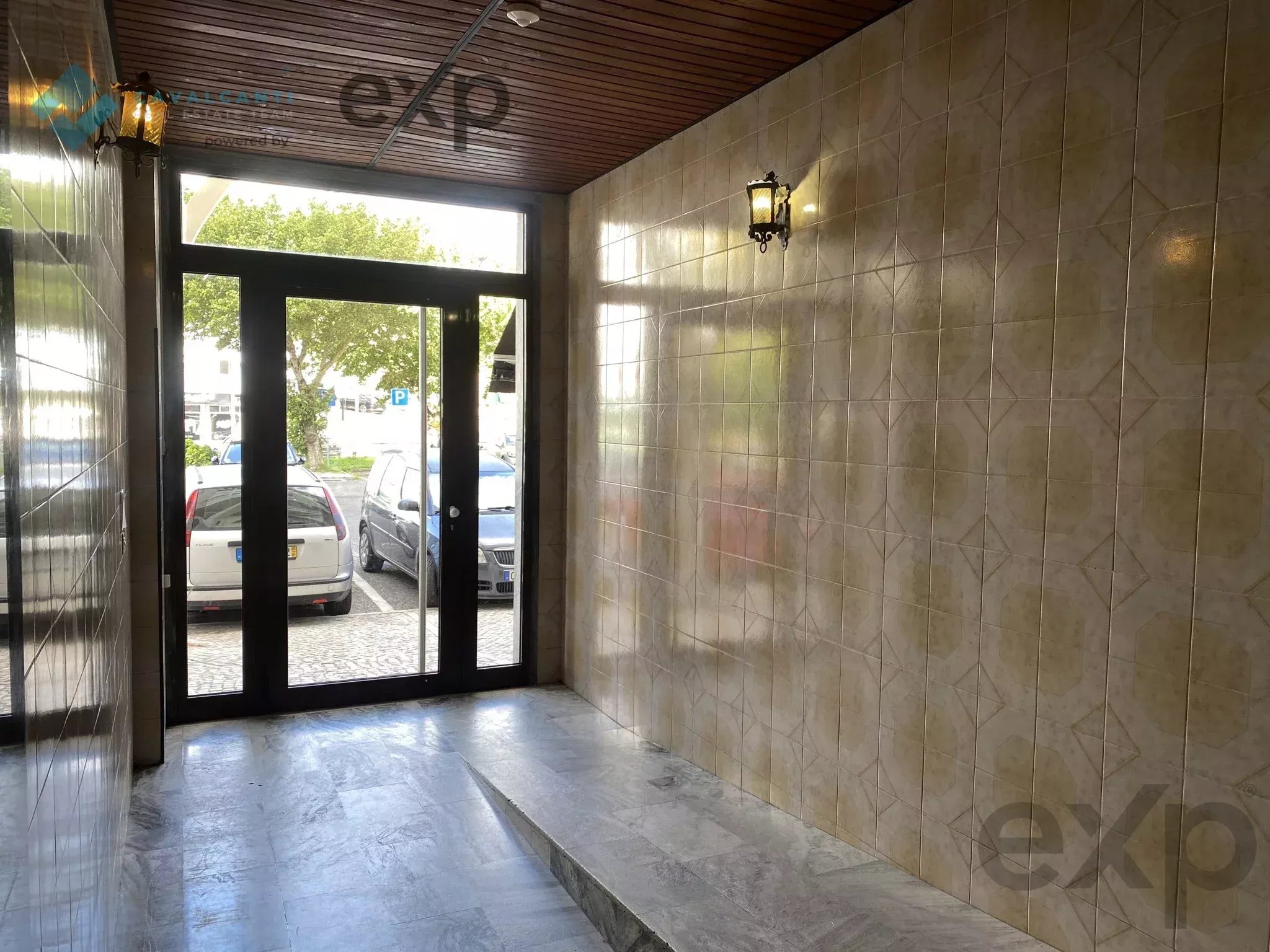 Apartamento T3 Grandes Áreas com Excelente Potencial
