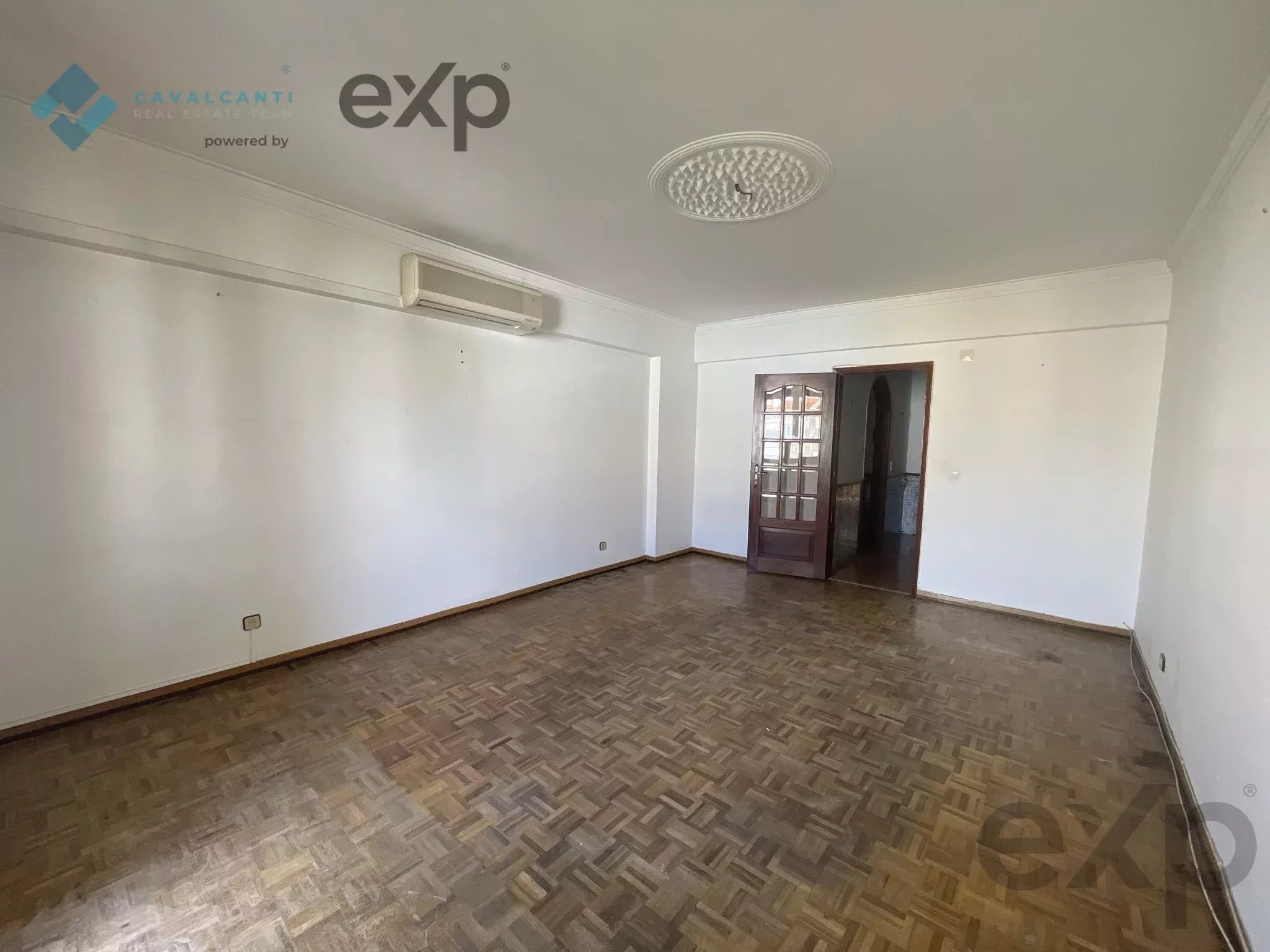 Amadora - Casal de São Brás - T3 Grandes Áreas com Excelente Potencial 87252677 image 25