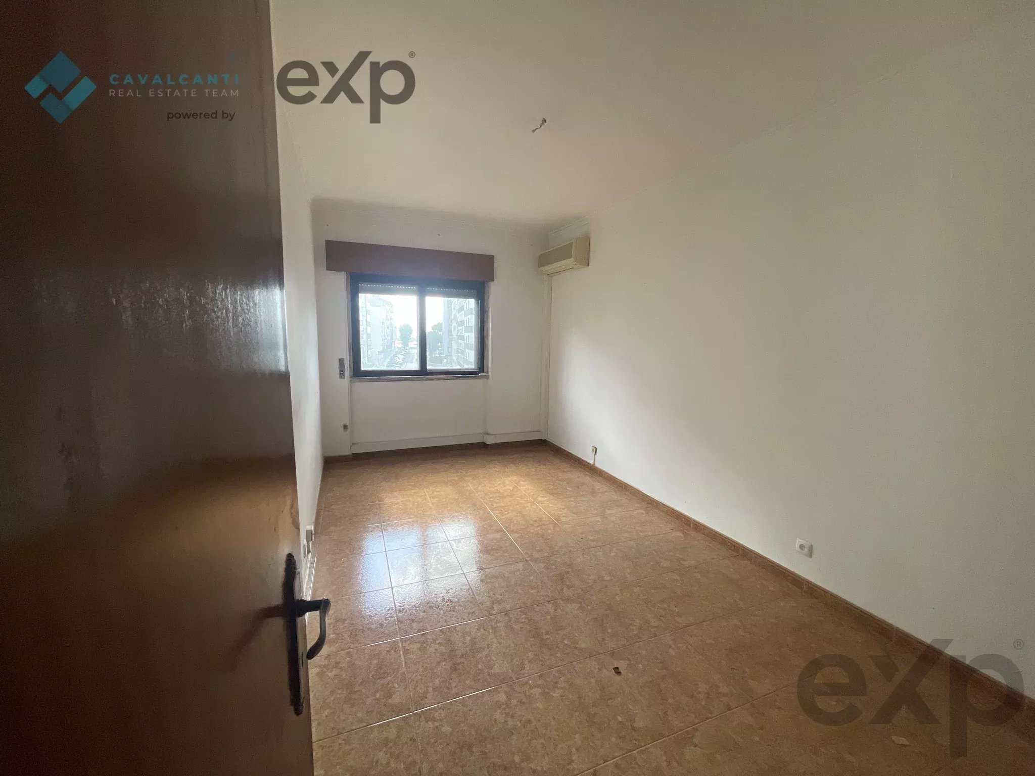 Amadora - Casal de São Brás - T3 Grandes Áreas com Excelente Potencial 87252677 image 46