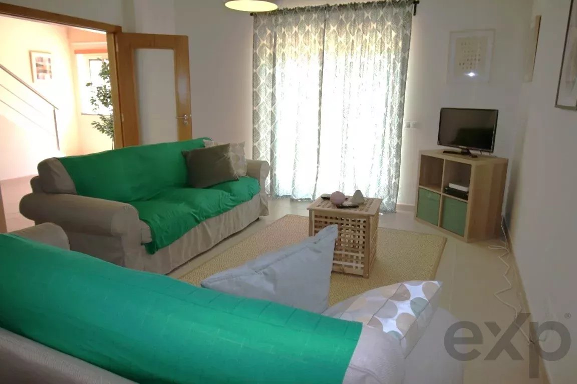 Moradia para alugar em Moncarapacho e Fuseta, 157 m²