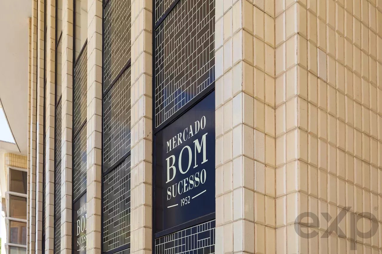 Loja de comércio à venda em Porto, Praça do Bom Sucesso 34, 4150-143 Porto, 65 m²