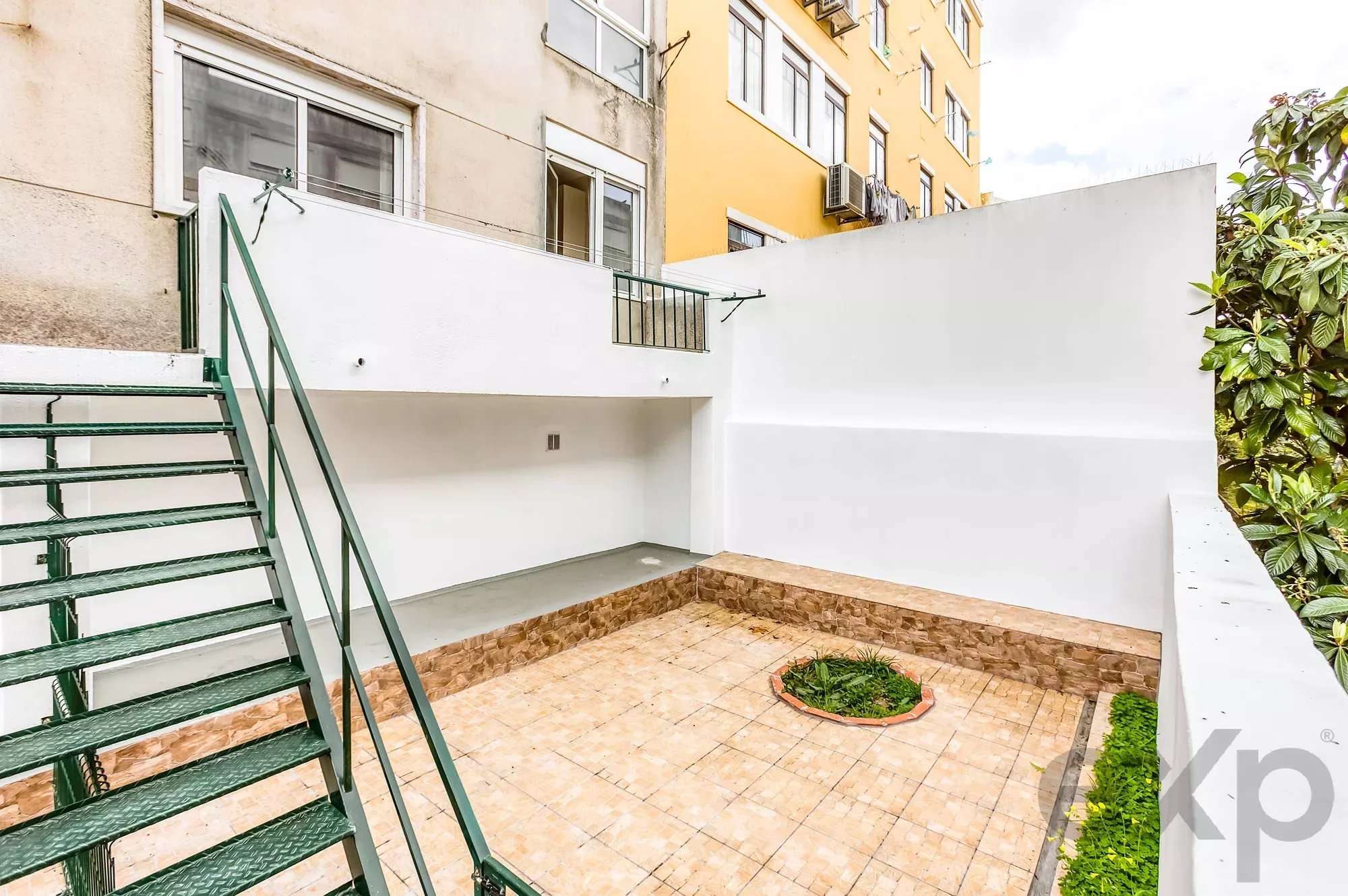 Fantástico T1 com Terraço no Centro de Queluz, Junto ao Palácio Nacional de Queluz