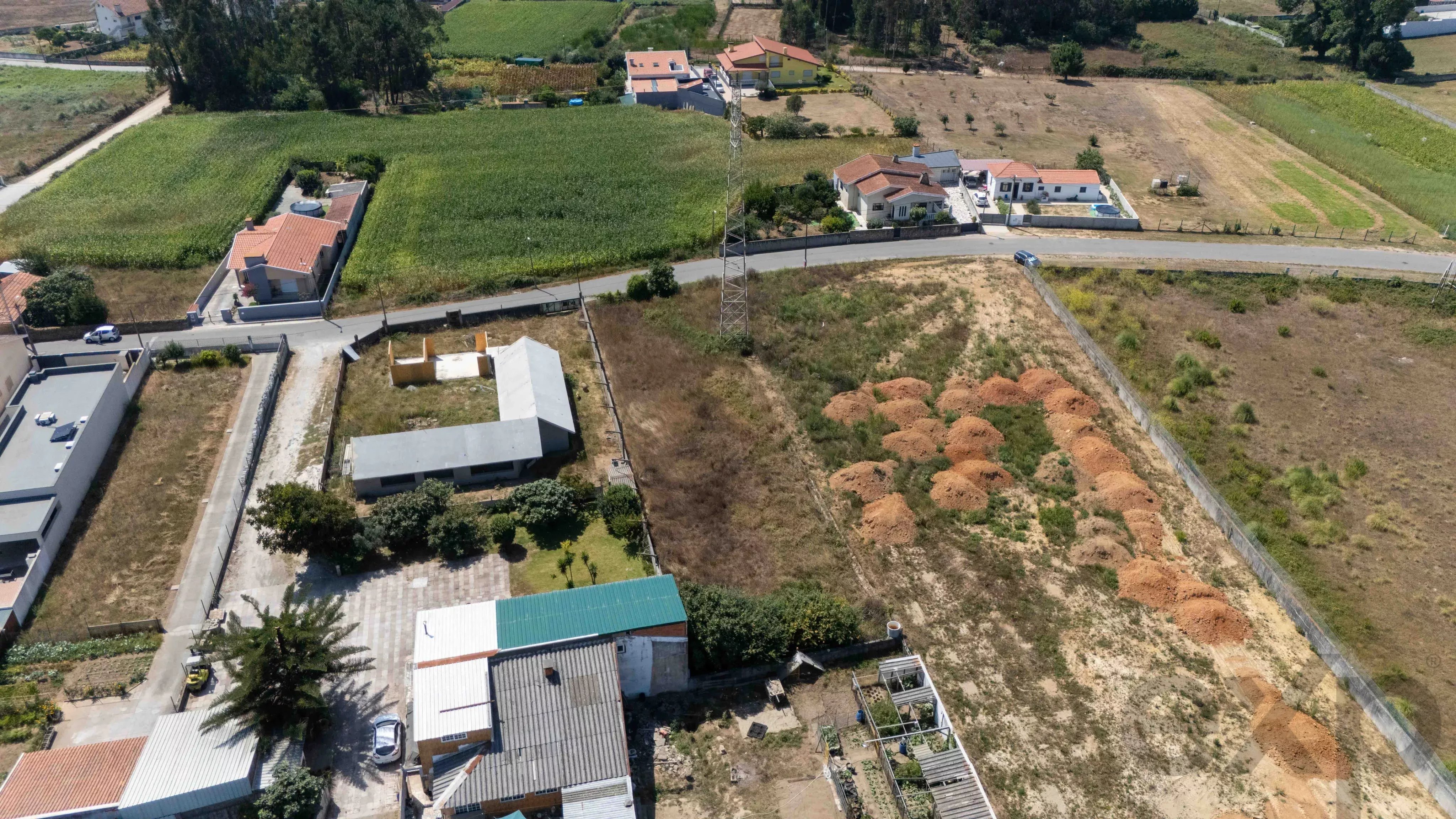 Terreno à venda em Espinho, 1122 m²