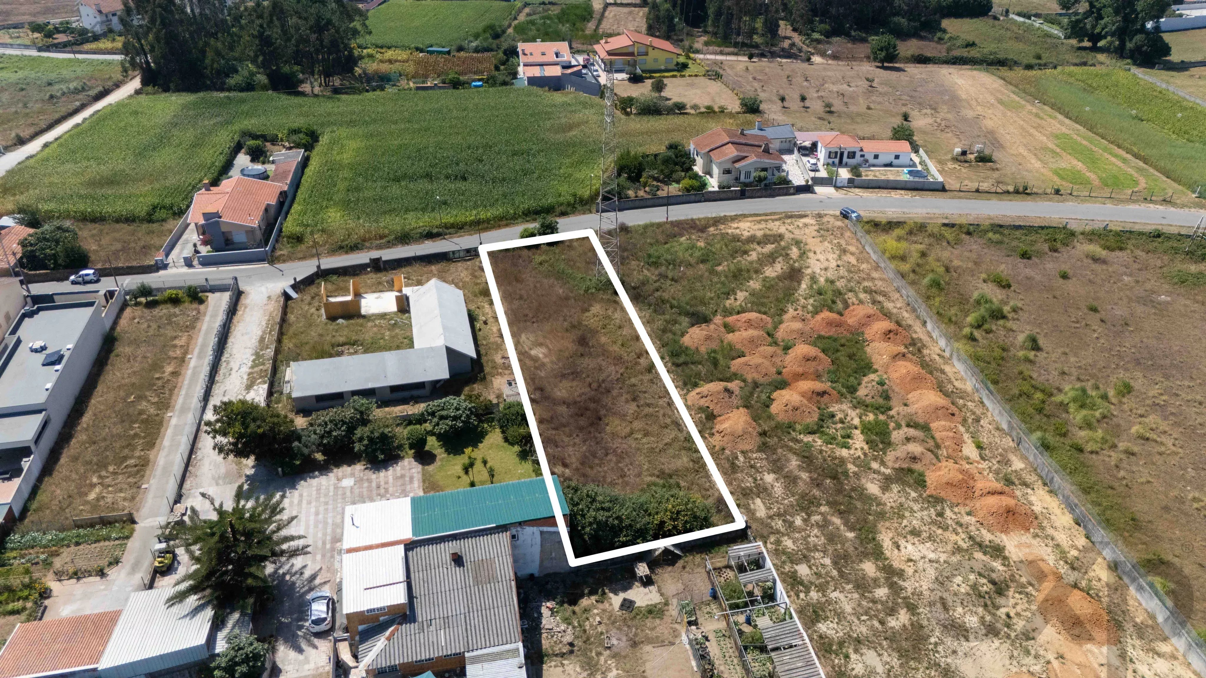 Terreno à venda em Espinho, 1122 m²