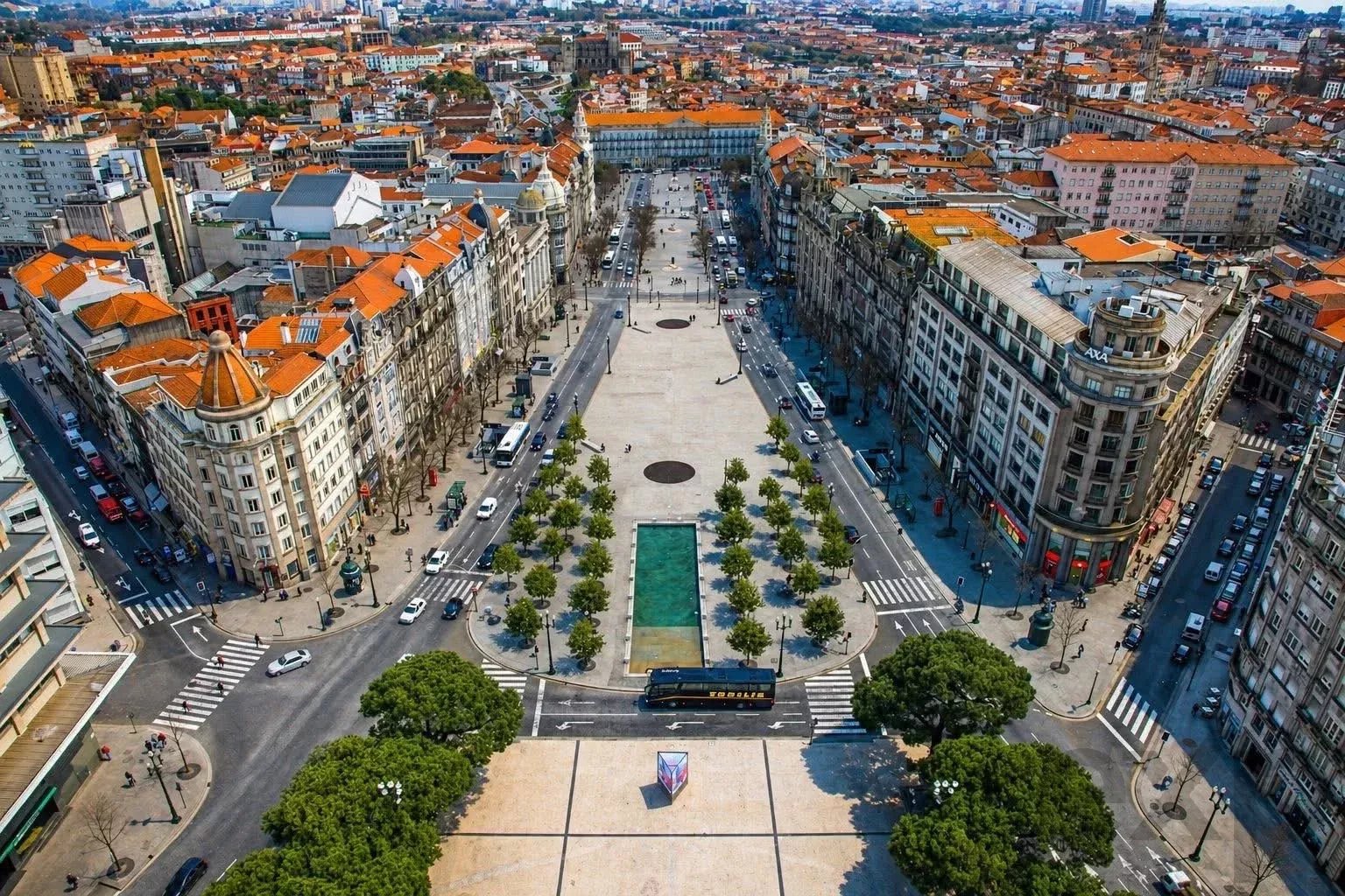 Building for sale in Porto, 188 m²