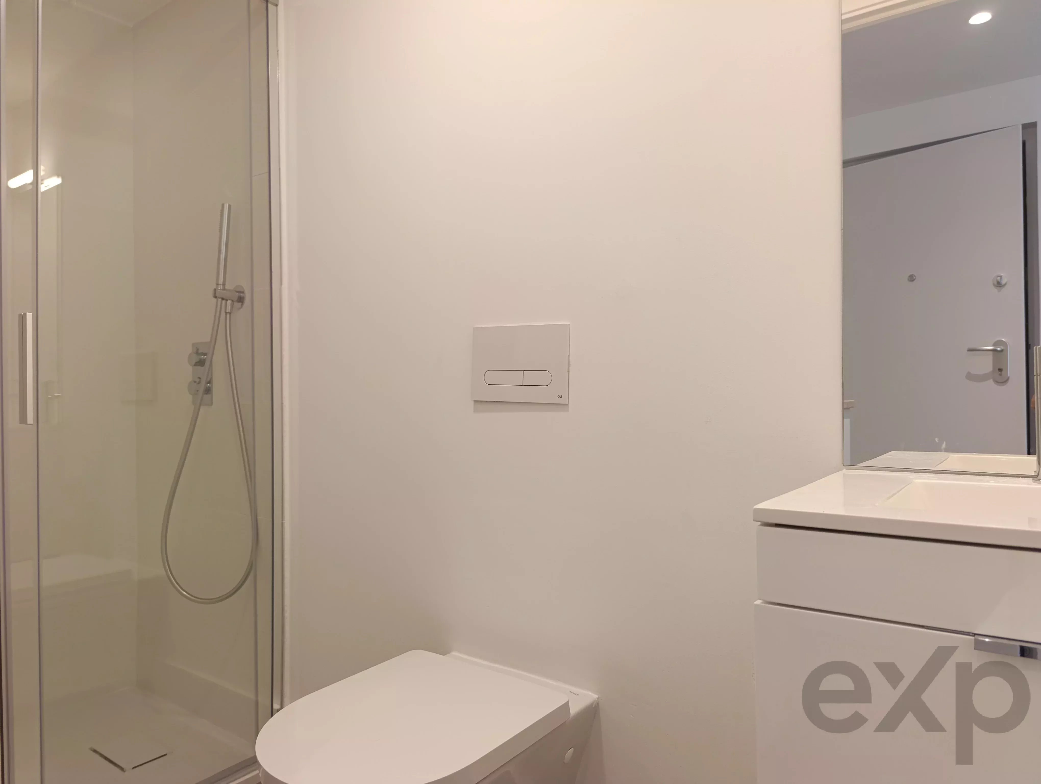 Apartamento T0 Novo a Estrear na Lapa | Junto à Basílica da Estrela