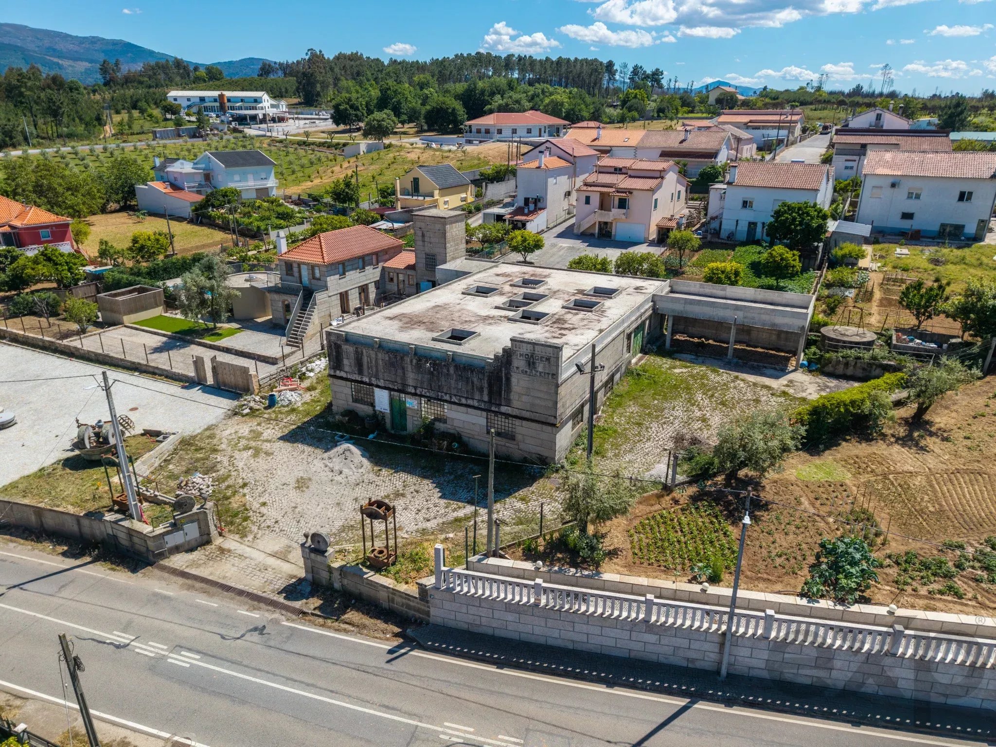 Armazéns for sale in Santiago, 324 m²