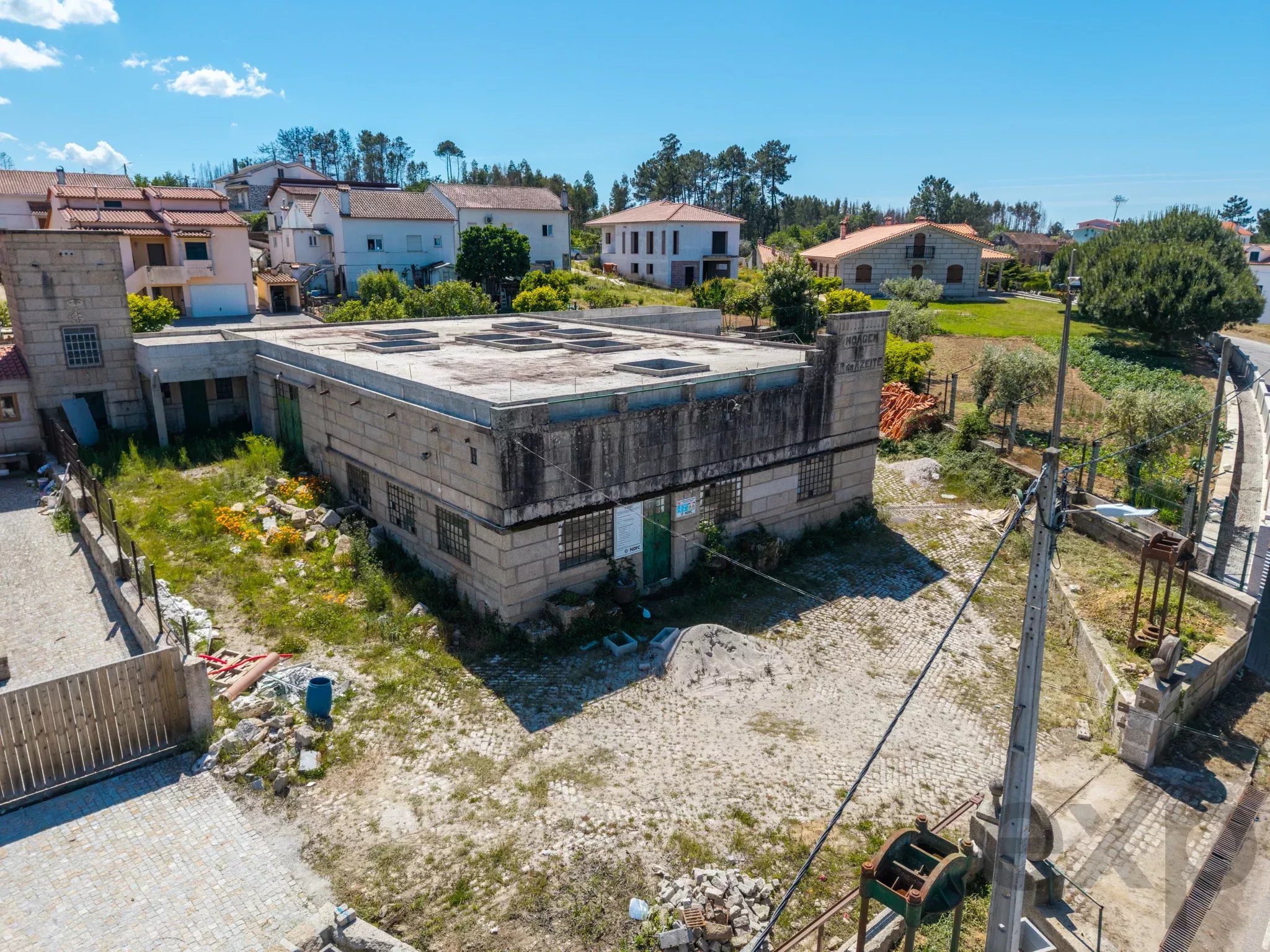 Armazéns for sale in Santiago, 324 m²