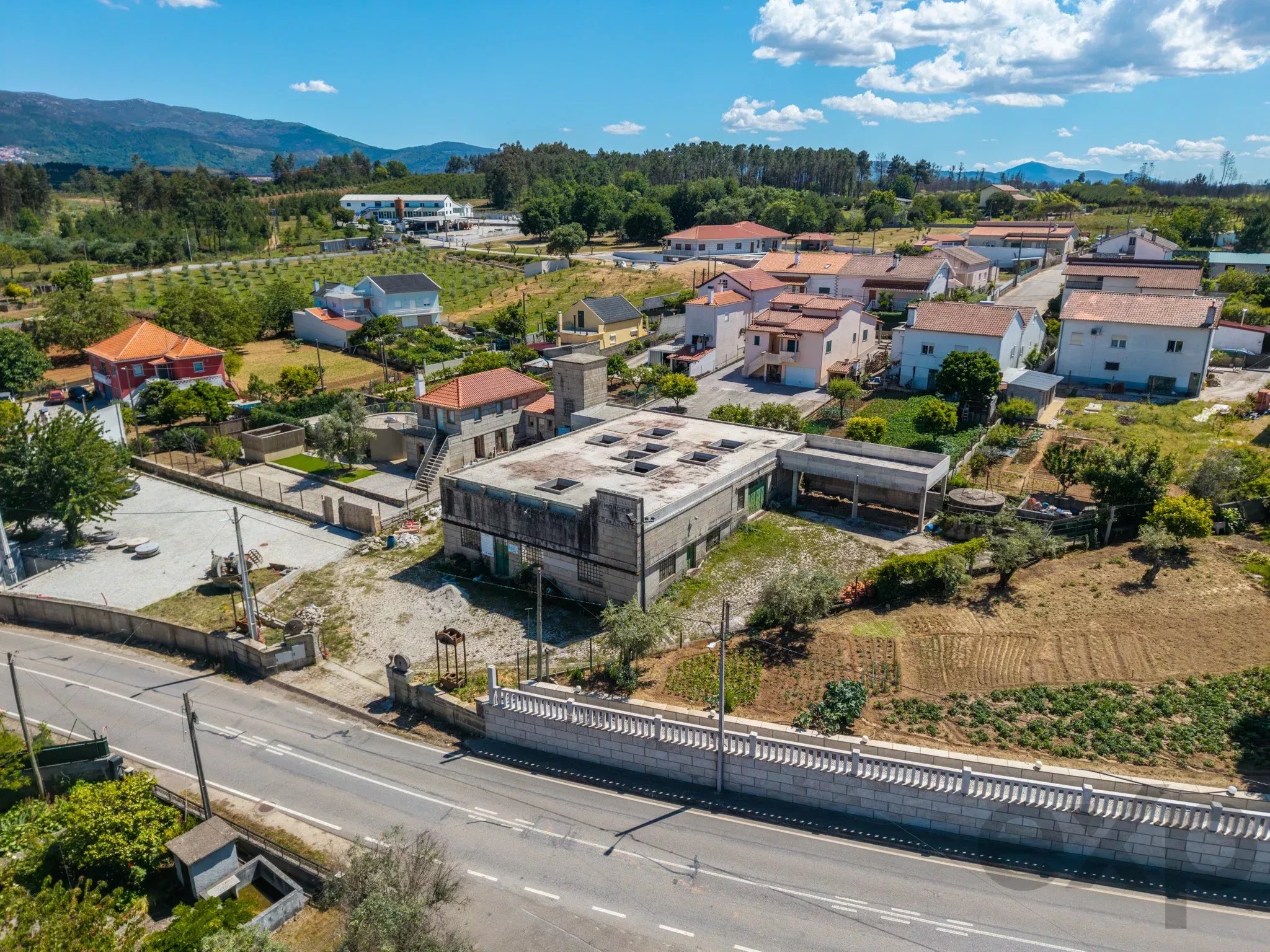 Armazéns for sale in Santiago, 324 m²