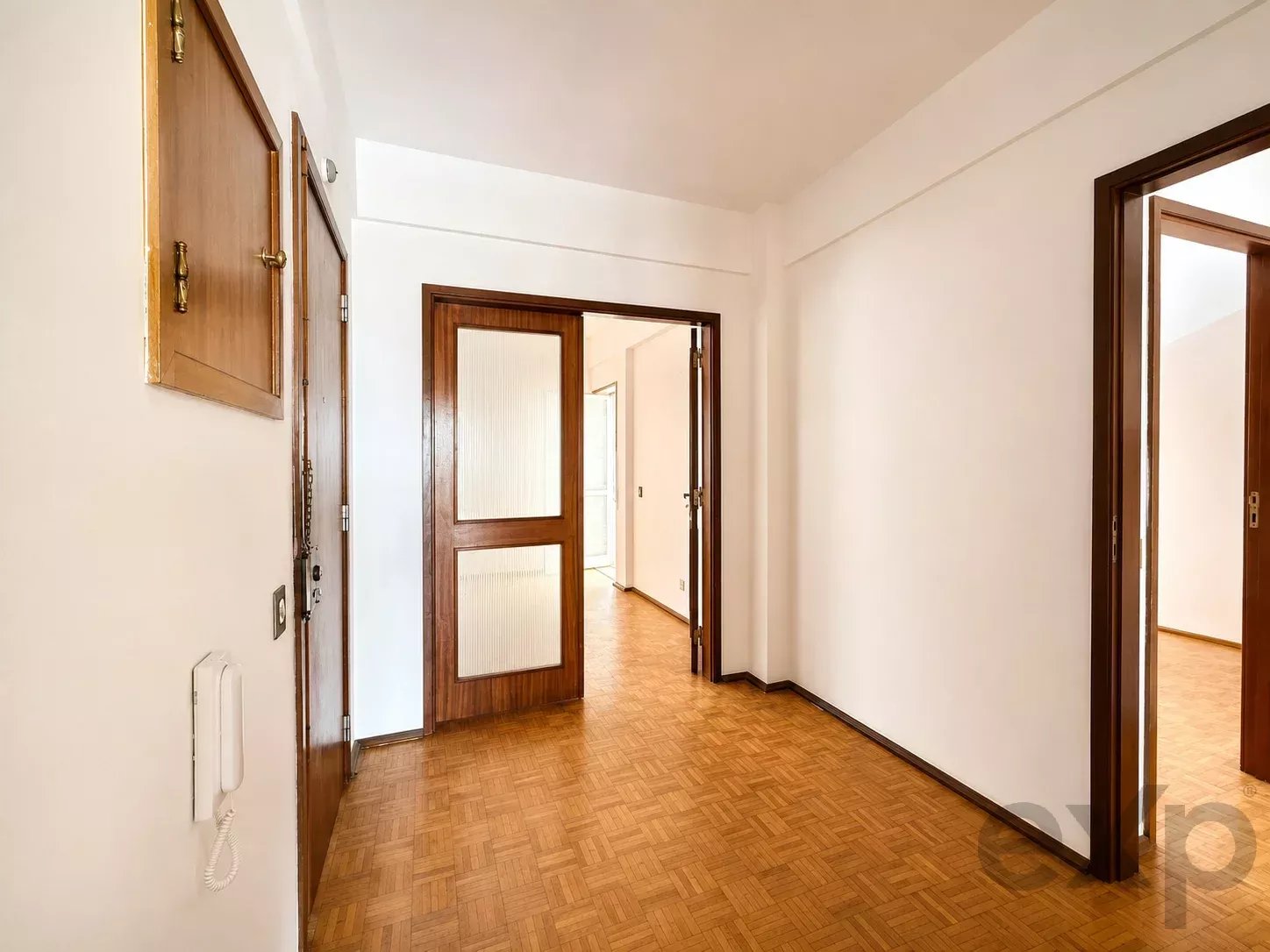 Three‑bedroom flat of 100 m² in the Liceu neighbourhood, Setúbal 87275069 image 7
