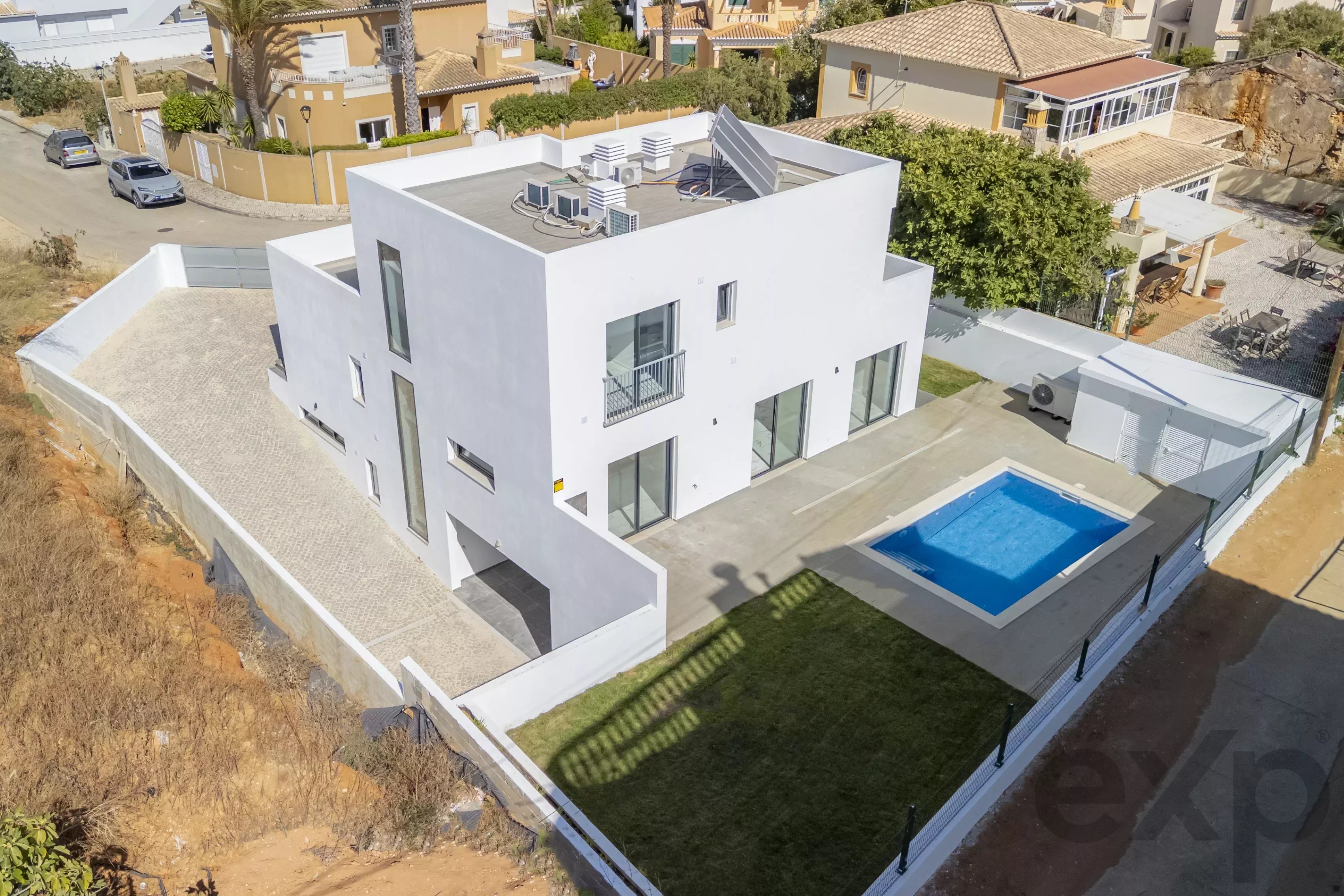New Detached House with Private Pool, Just Steps from Meia Praia, Lagos 87275937 image 39