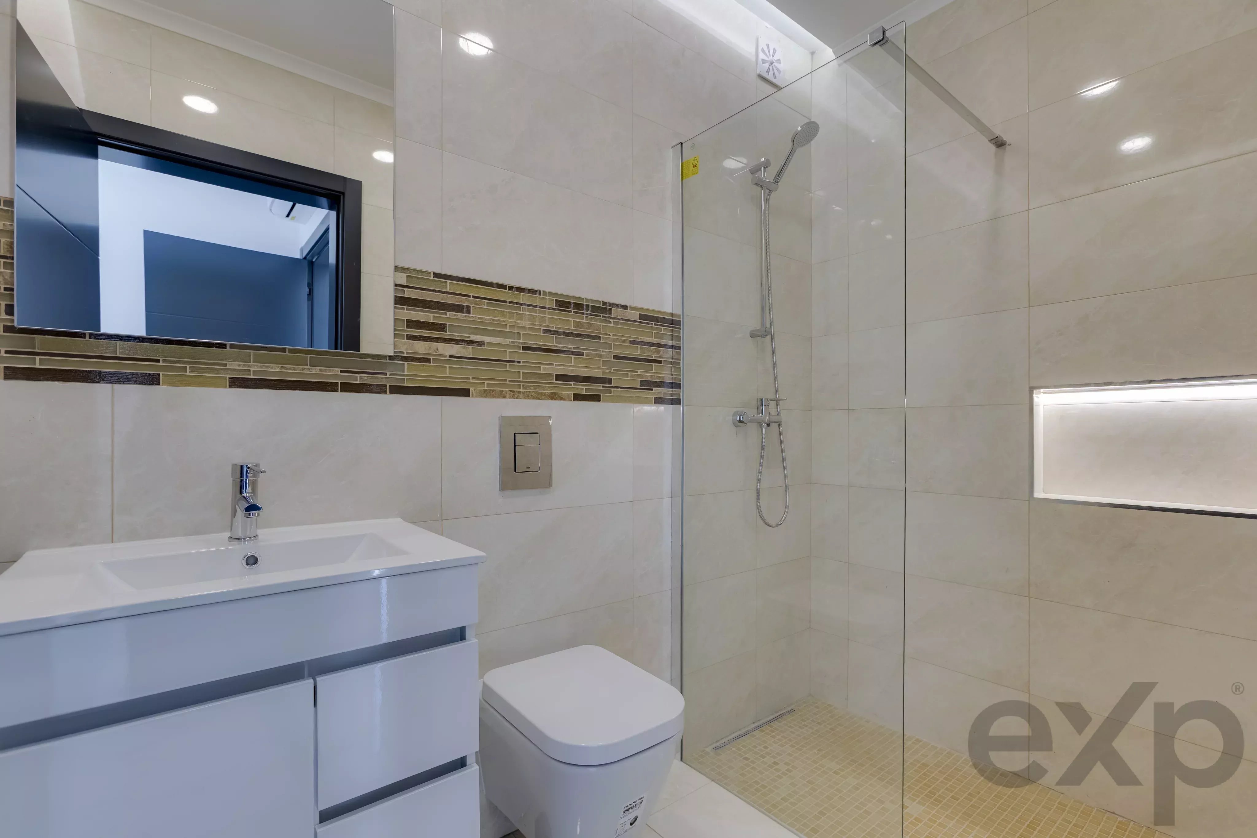 New Detached House with Private Pool, Just Steps from Meia Praia, Lagos 87275937 image 32