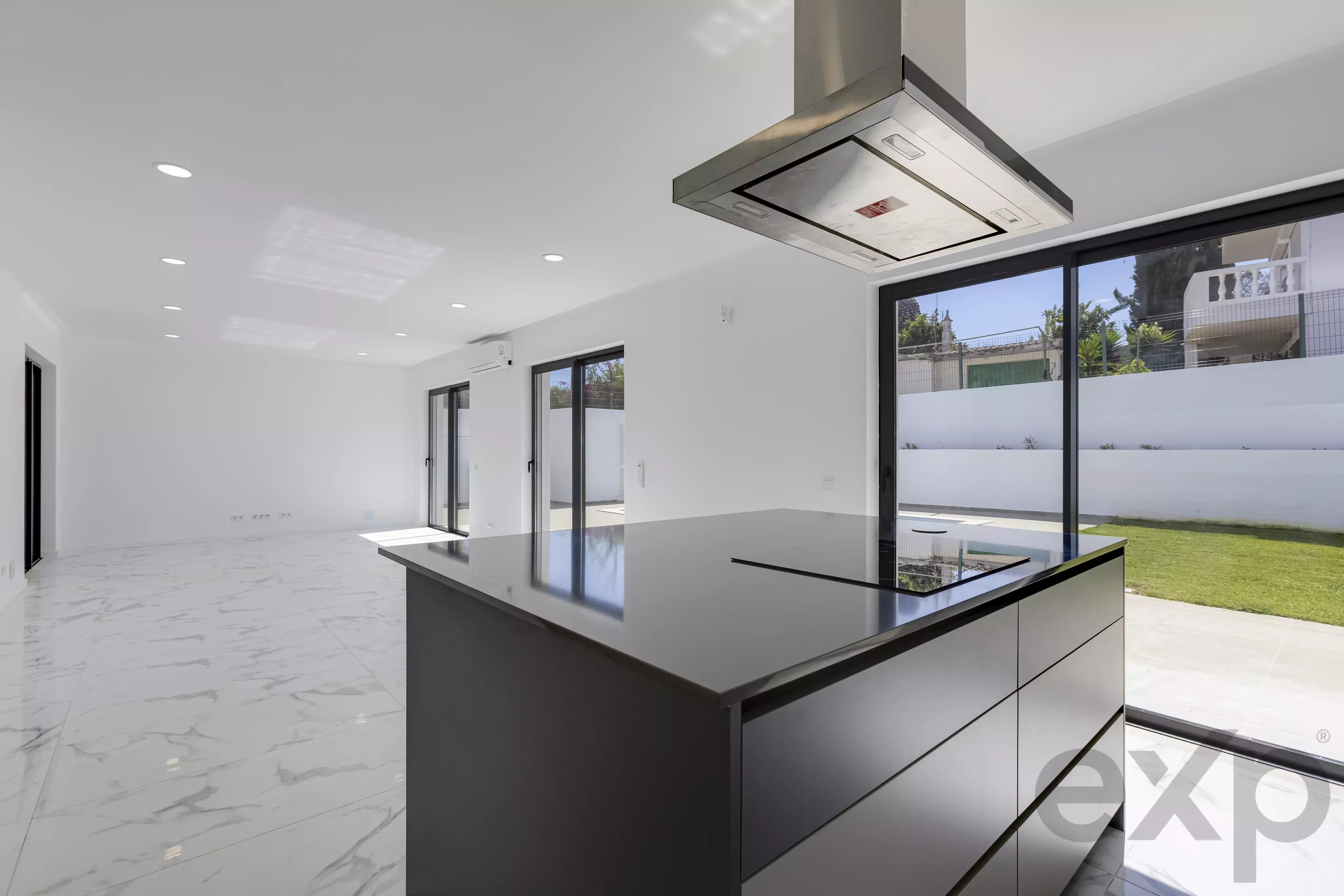 New Detached House with Private Pool, Just Steps from Meia Praia, Lagos 87275937 image 21