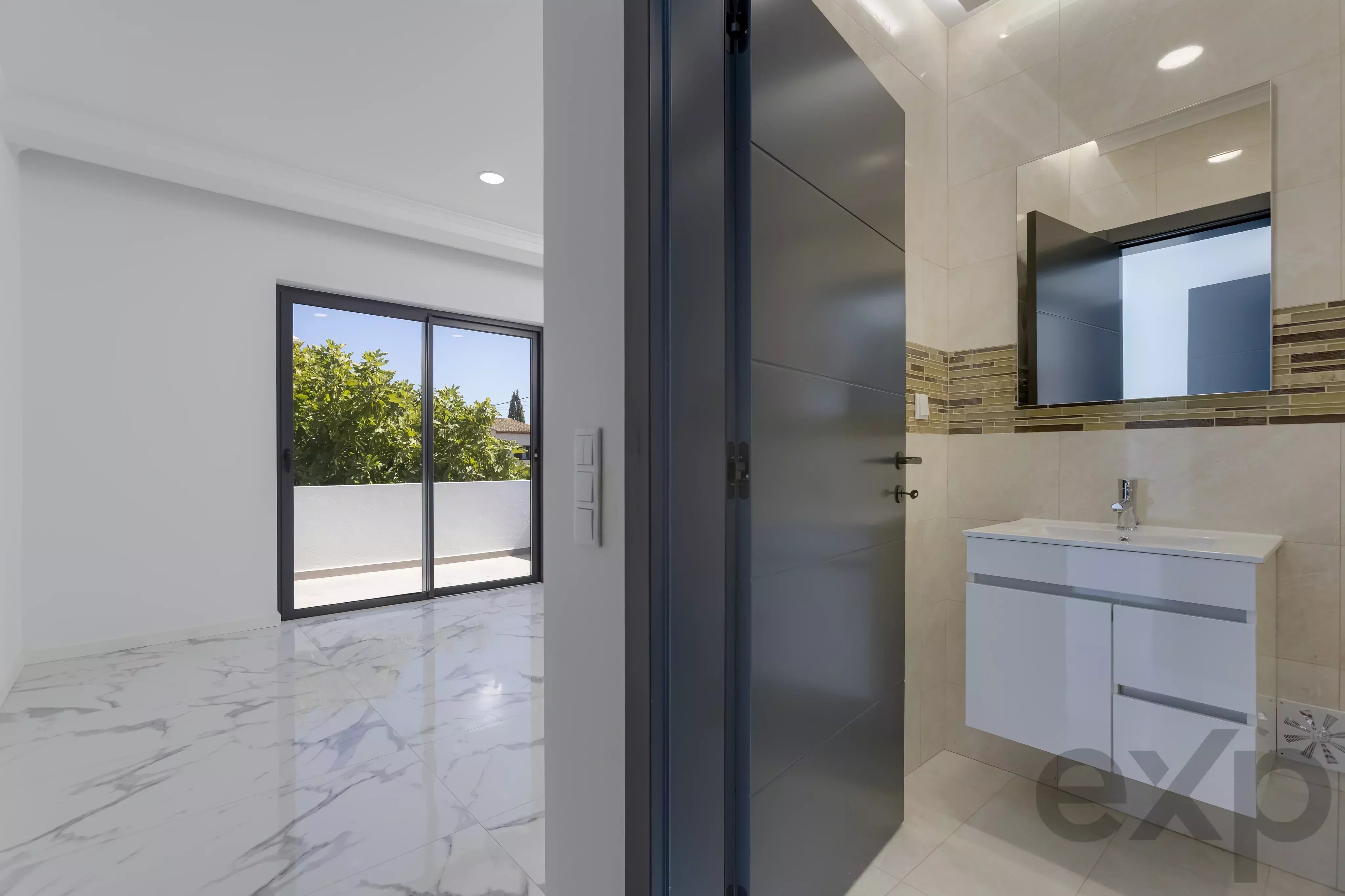 New Detached House with Private Pool, Just Steps from Meia Praia, Lagos 87275937 image 31