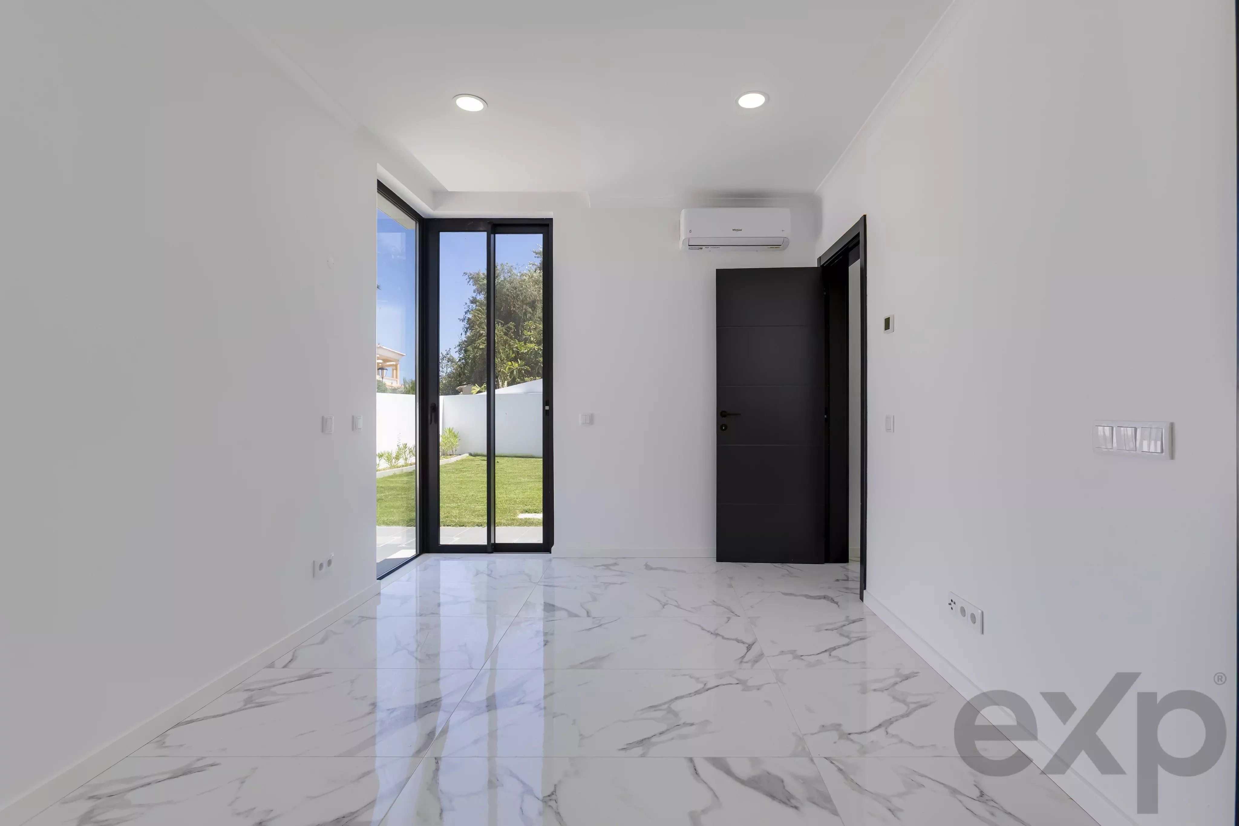 New Detached House with Private Pool, Just Steps from Meia Praia, Lagos 87275937 image 16