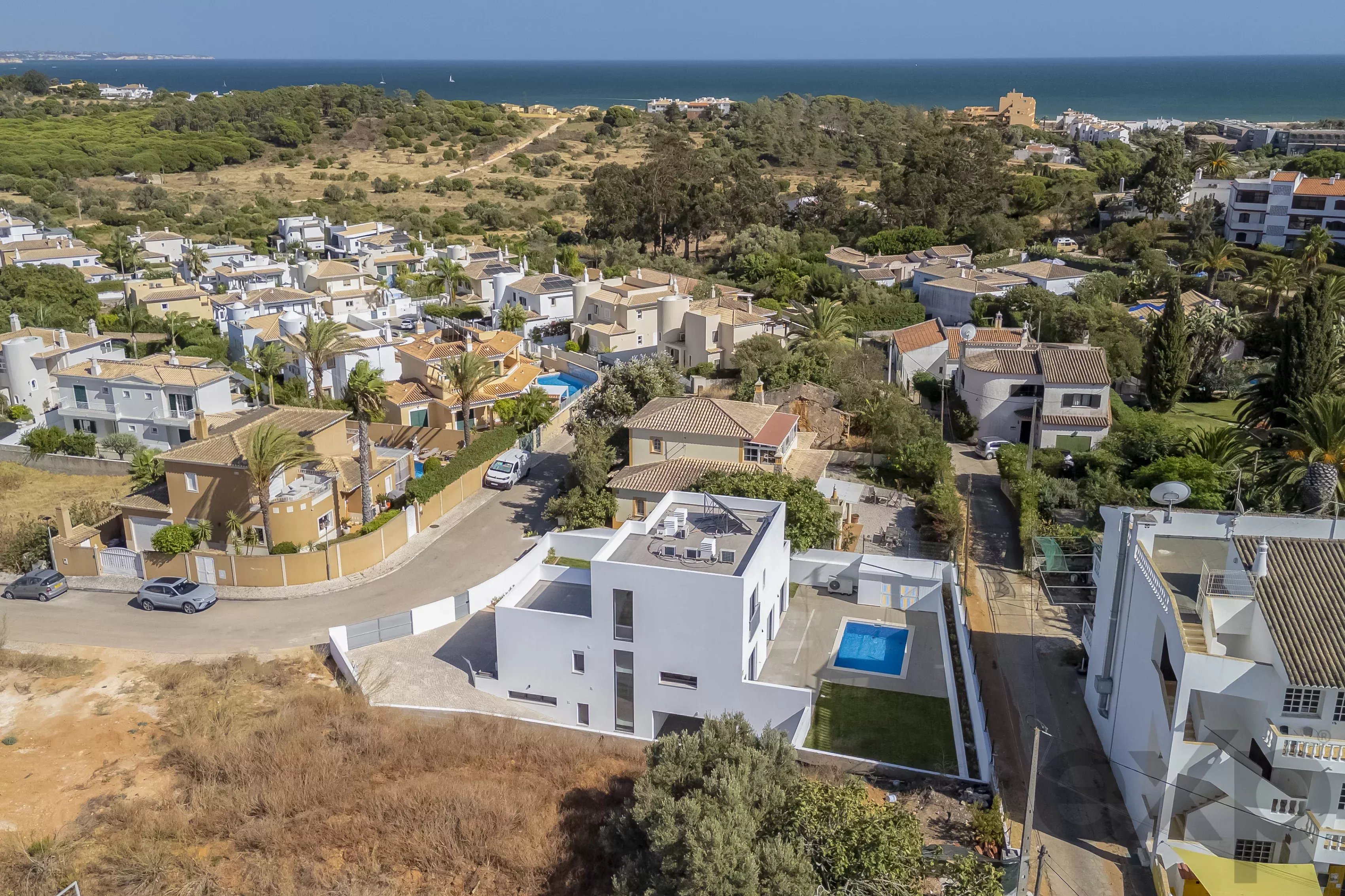 New Detached House with Private Pool, Just Steps from Meia Praia, Lagos 87275937 image 50