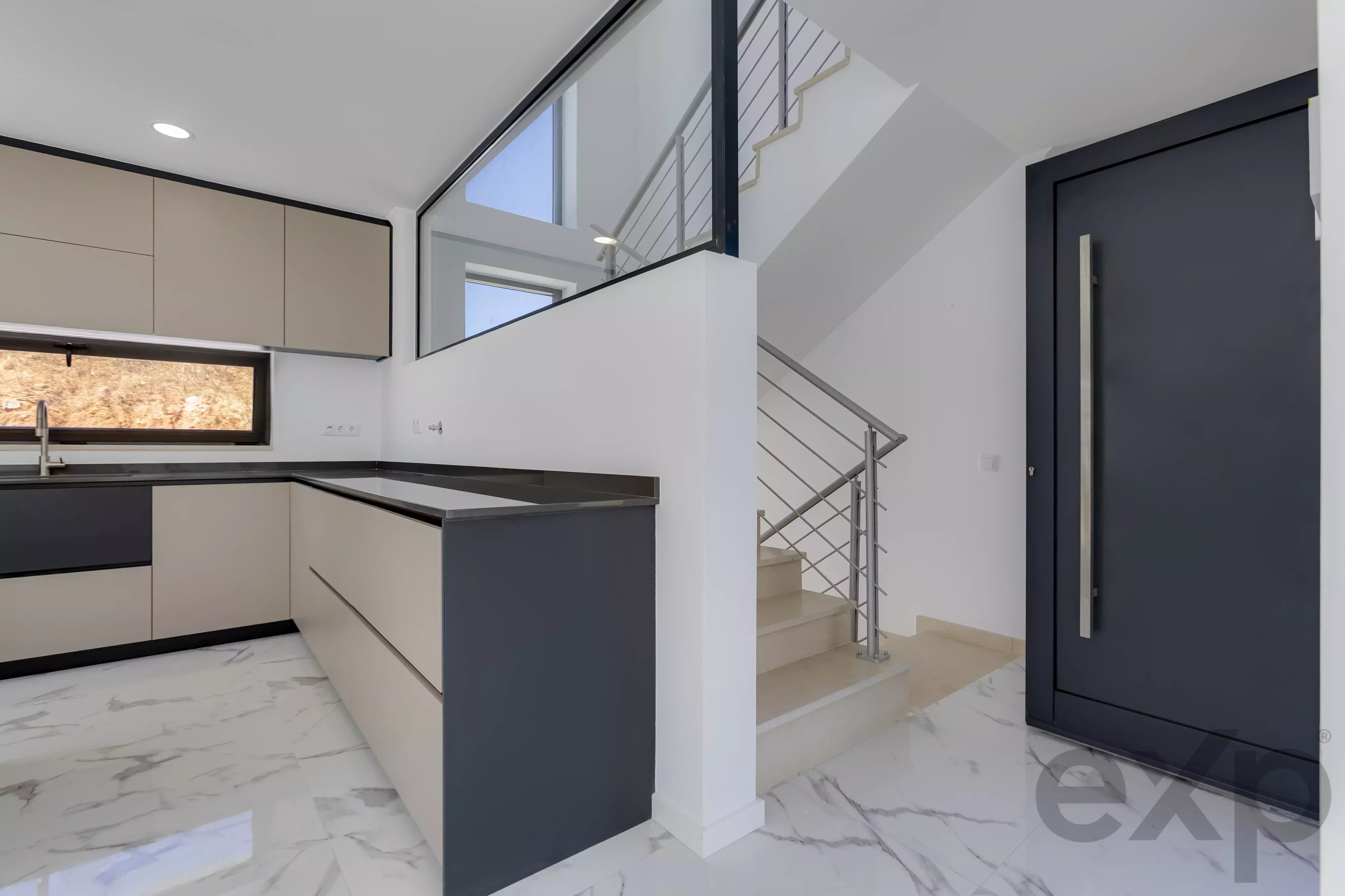 New Detached House with Private Pool, Just Steps from Meia Praia, Lagos 87275937 image 11