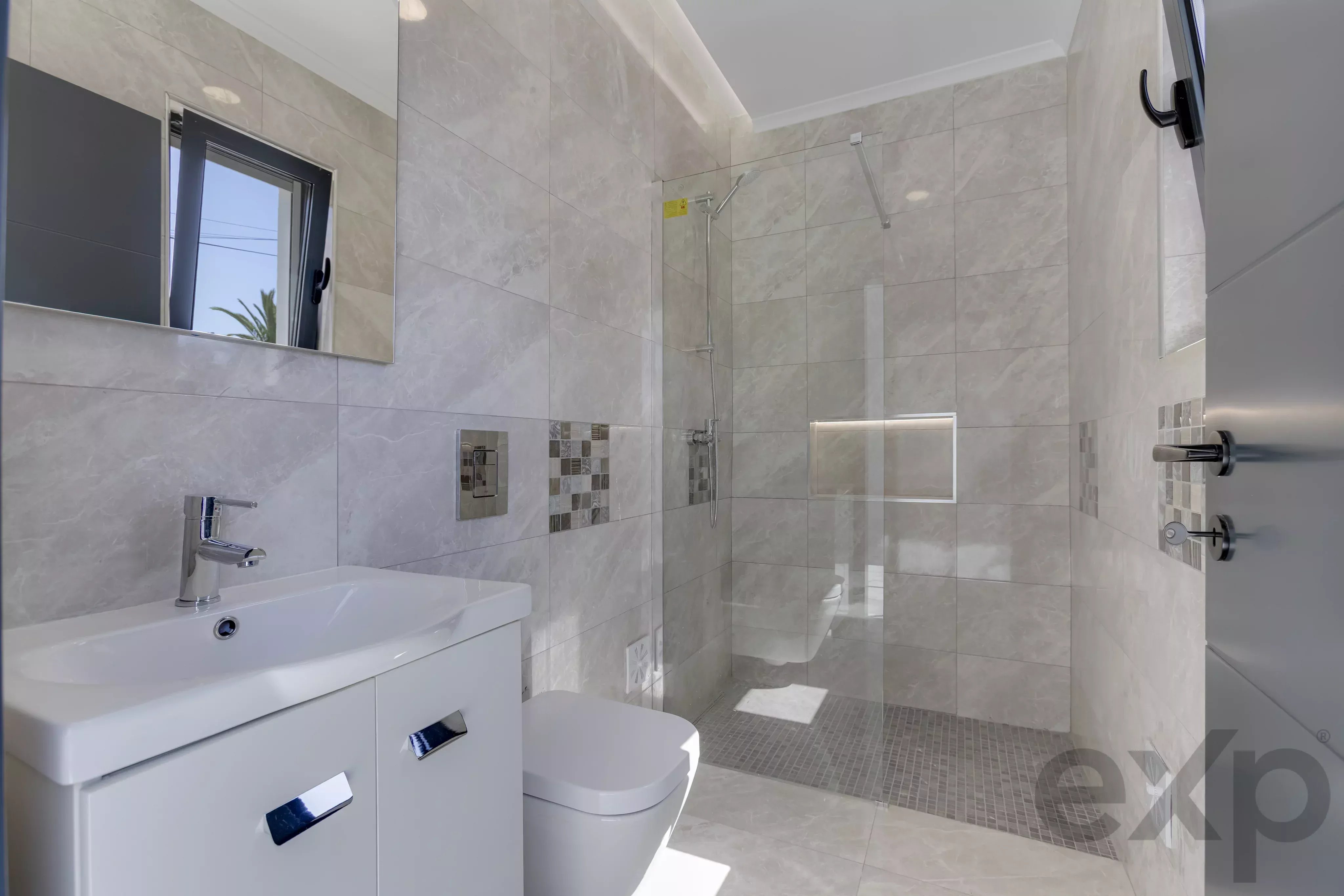 New Detached House with Private Pool, Just Steps from Meia Praia, Lagos 87275937 image 29
