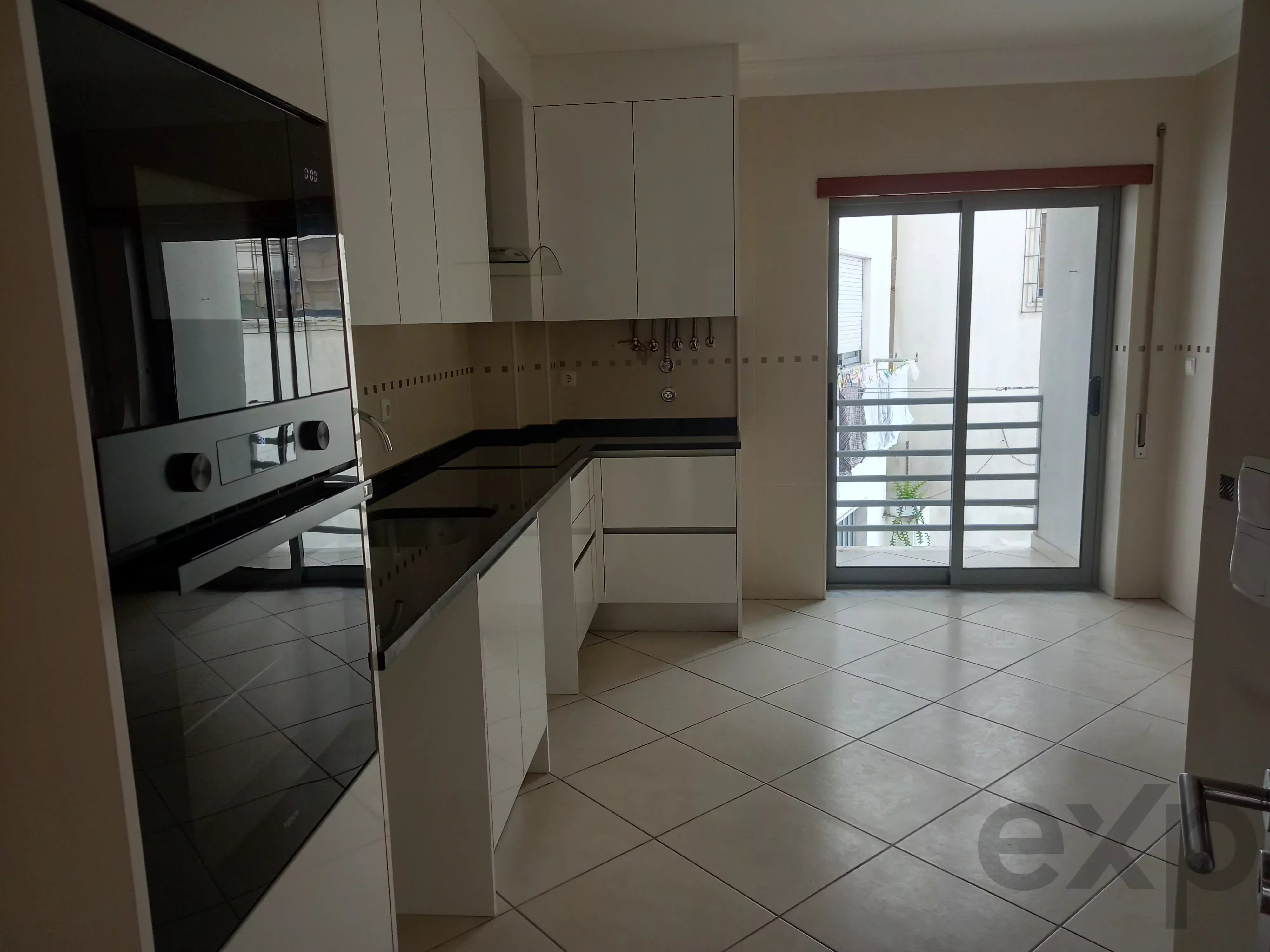 Apartamento T2 Remodelado na Baixa da Banheira – Conforto, Modernidade e Garagem Privativa e Arrecadação 87282355 image 14