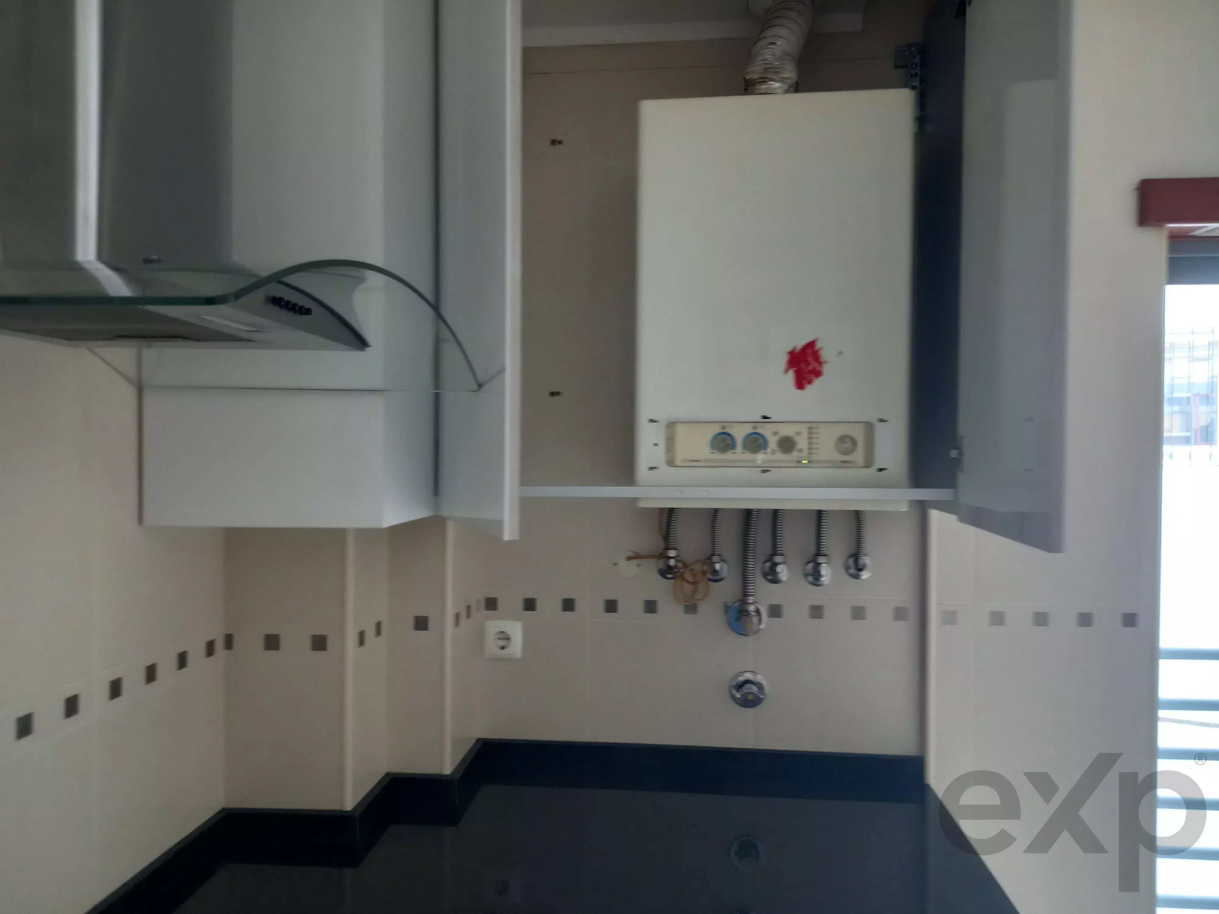 Apartamento T2 Remodelado na Baixa da Banheira – Conforto, Modernidade e Garagem Privativa e Arrecadação 87282355 image 16