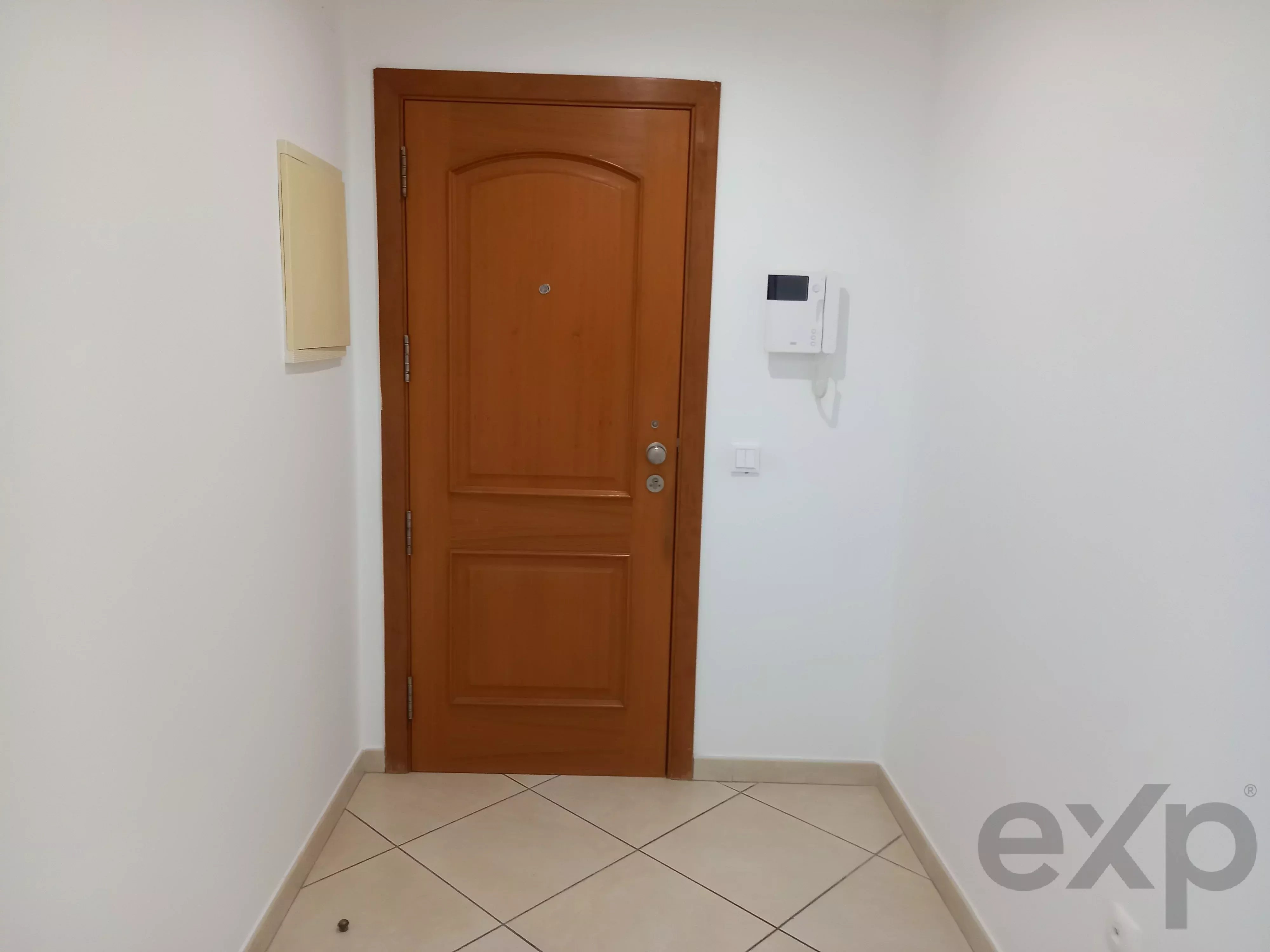 Apartamento T2 Remodelado na Baixa da Banheira – Conforto, Modernidade e Garagem Privativa e Arrecadação 87282355 image 6