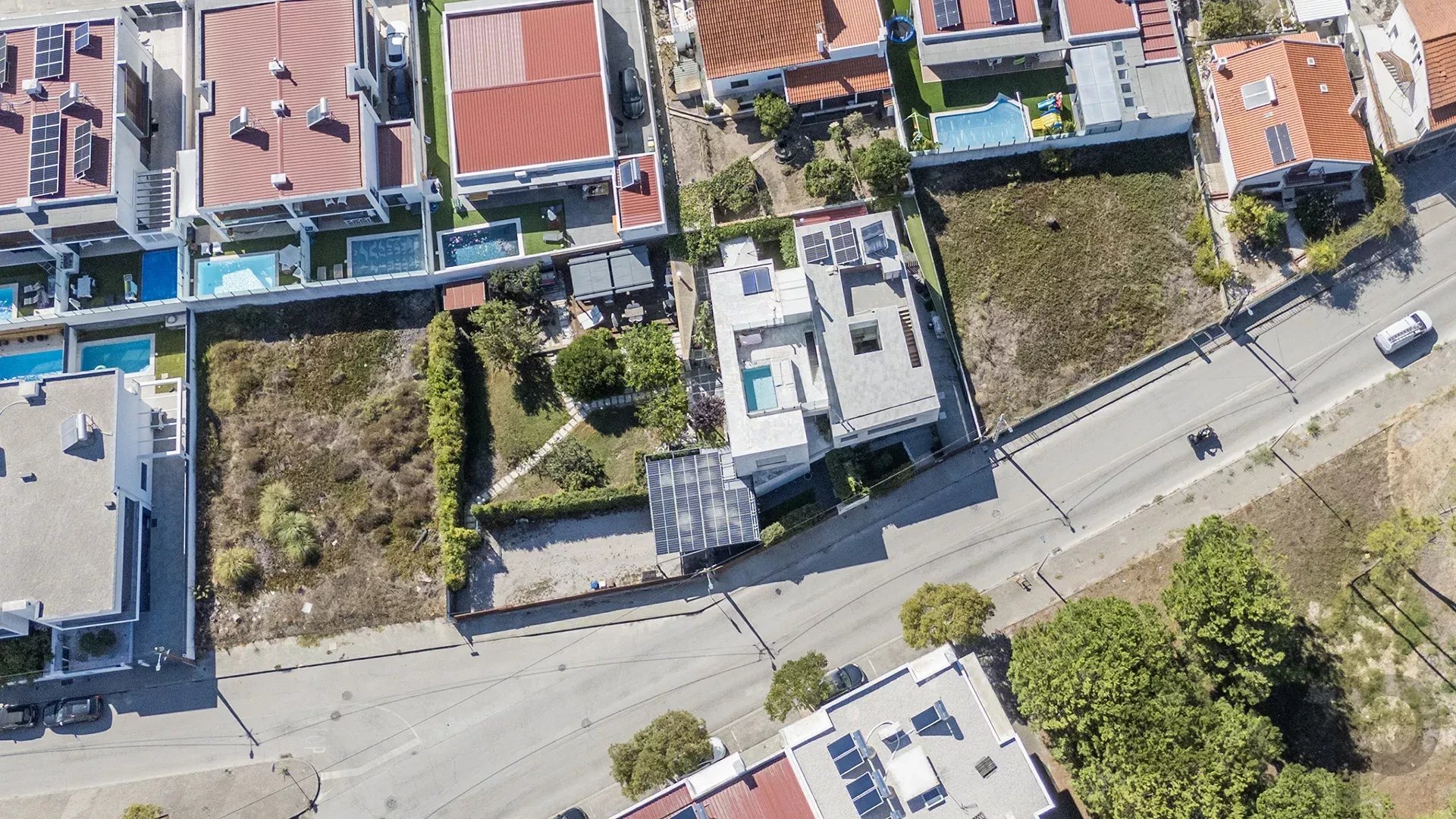 Terreno à venda em Fernão Ferro, 501 m²