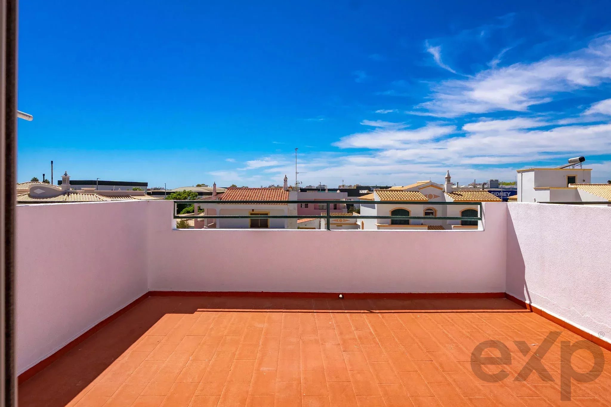 Moradia T2+1 com quintal e terraços com vista mar em Olhão, junto à Ria Formosa! 87332254 image 39
