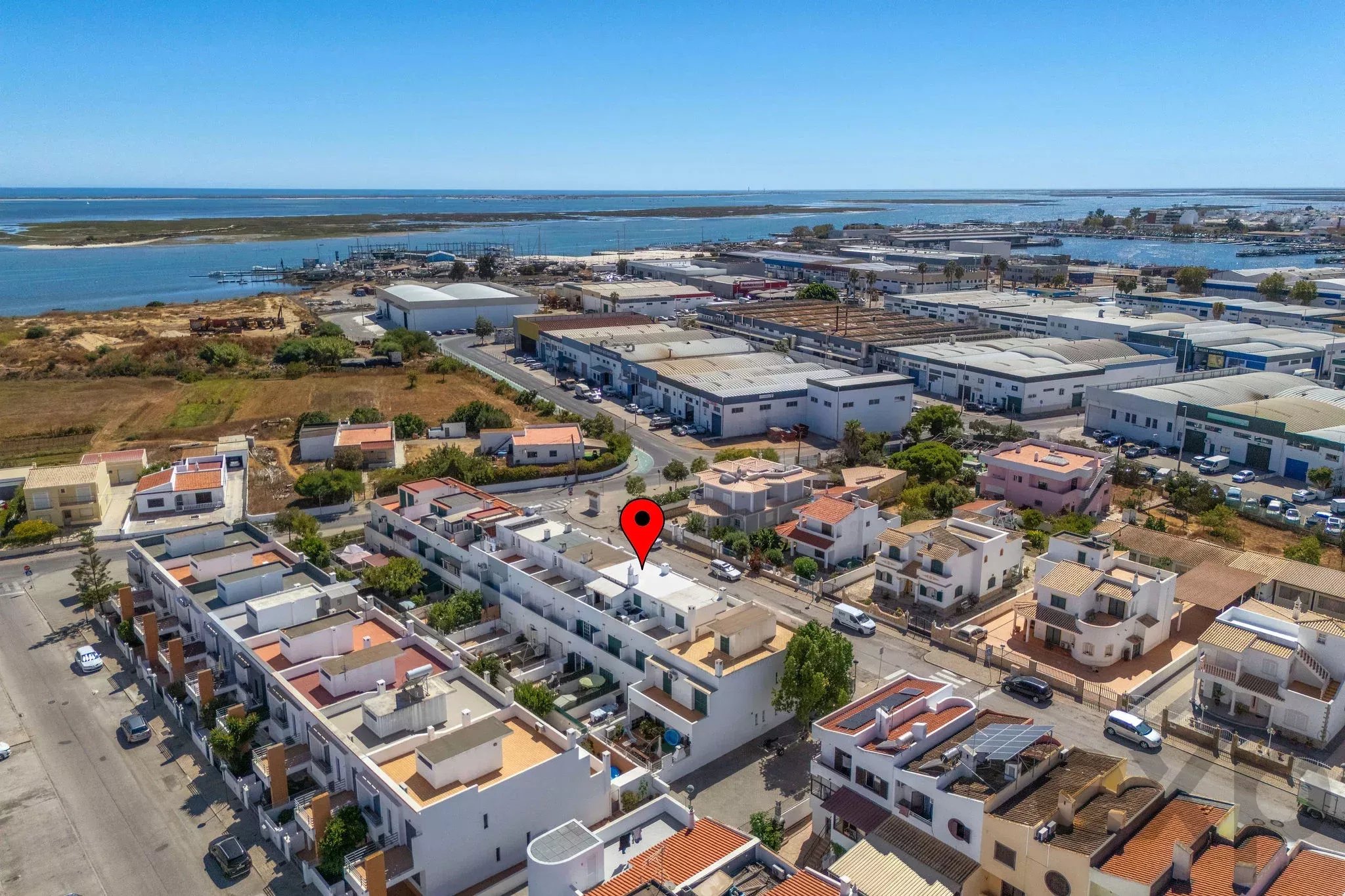 Moradia T2+1 com quintal e terraços com vista mar em Olhão, junto à Ria Formosa! 87332254 image 49