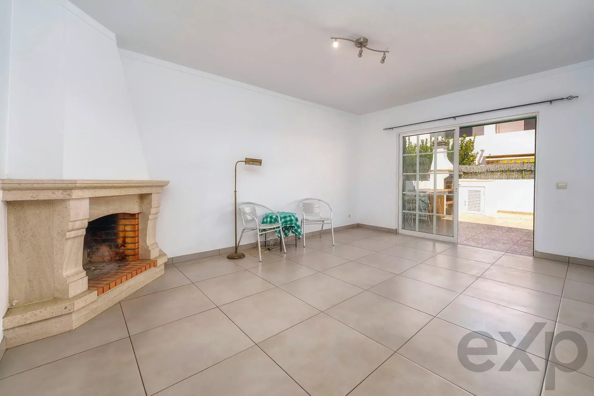 Moradia T2+1 com quintal e terraços com vista mar em Olhão, junto à Ria Formosa! 87332254 image 11