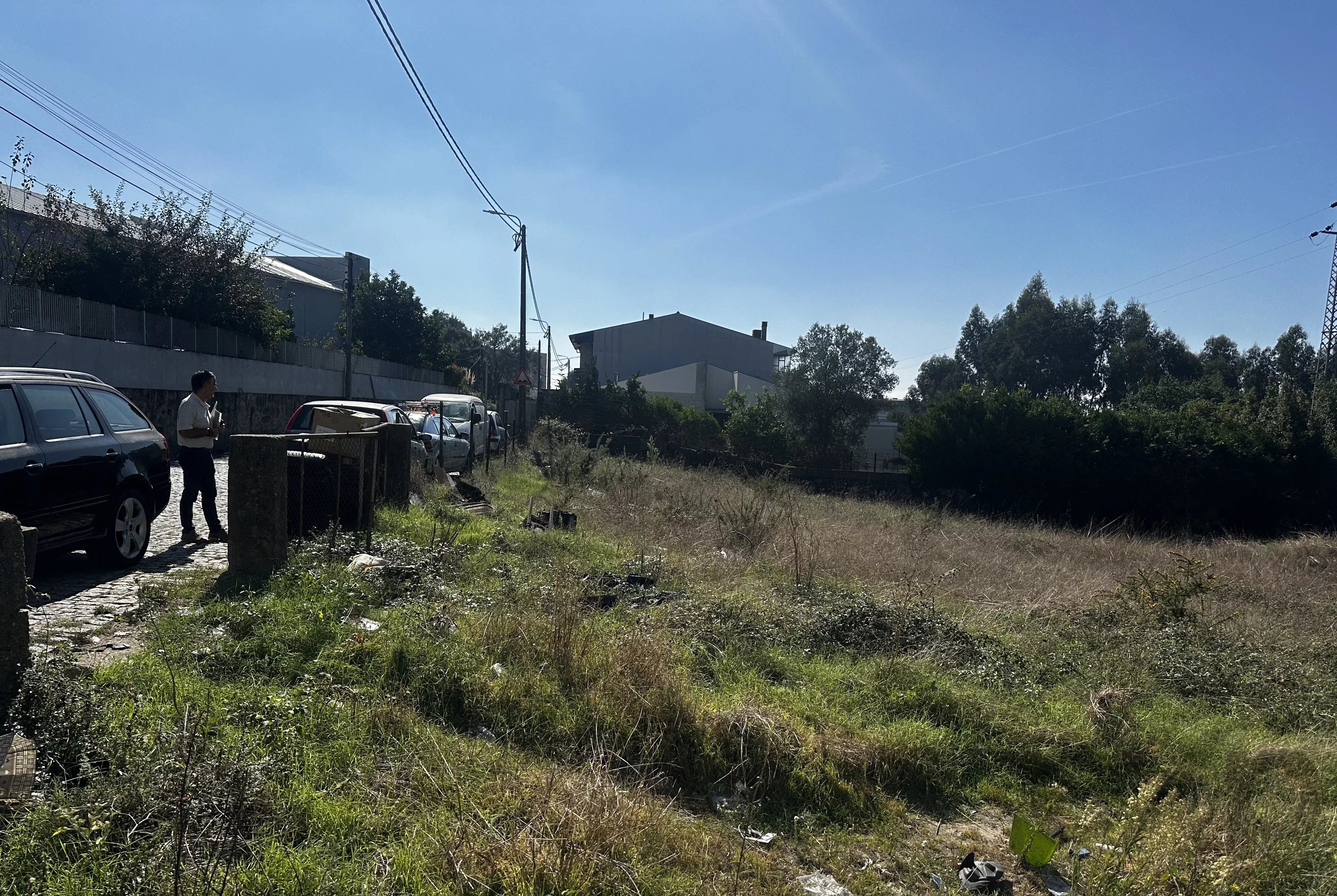 Terreno à venda em Cidade da Maia, 2705 m²