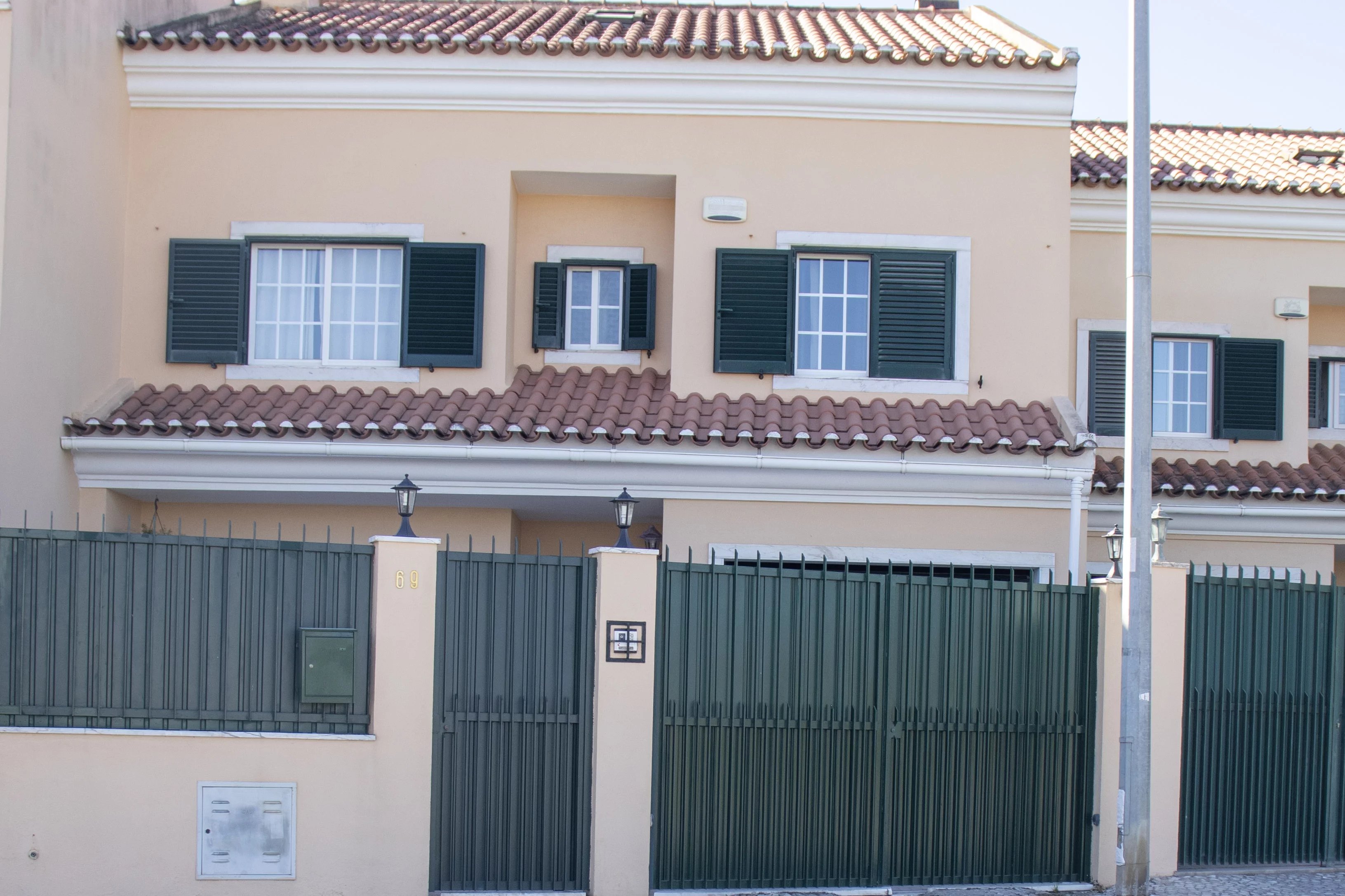 Residential House for sale in Rio de Mouro, 226 m²