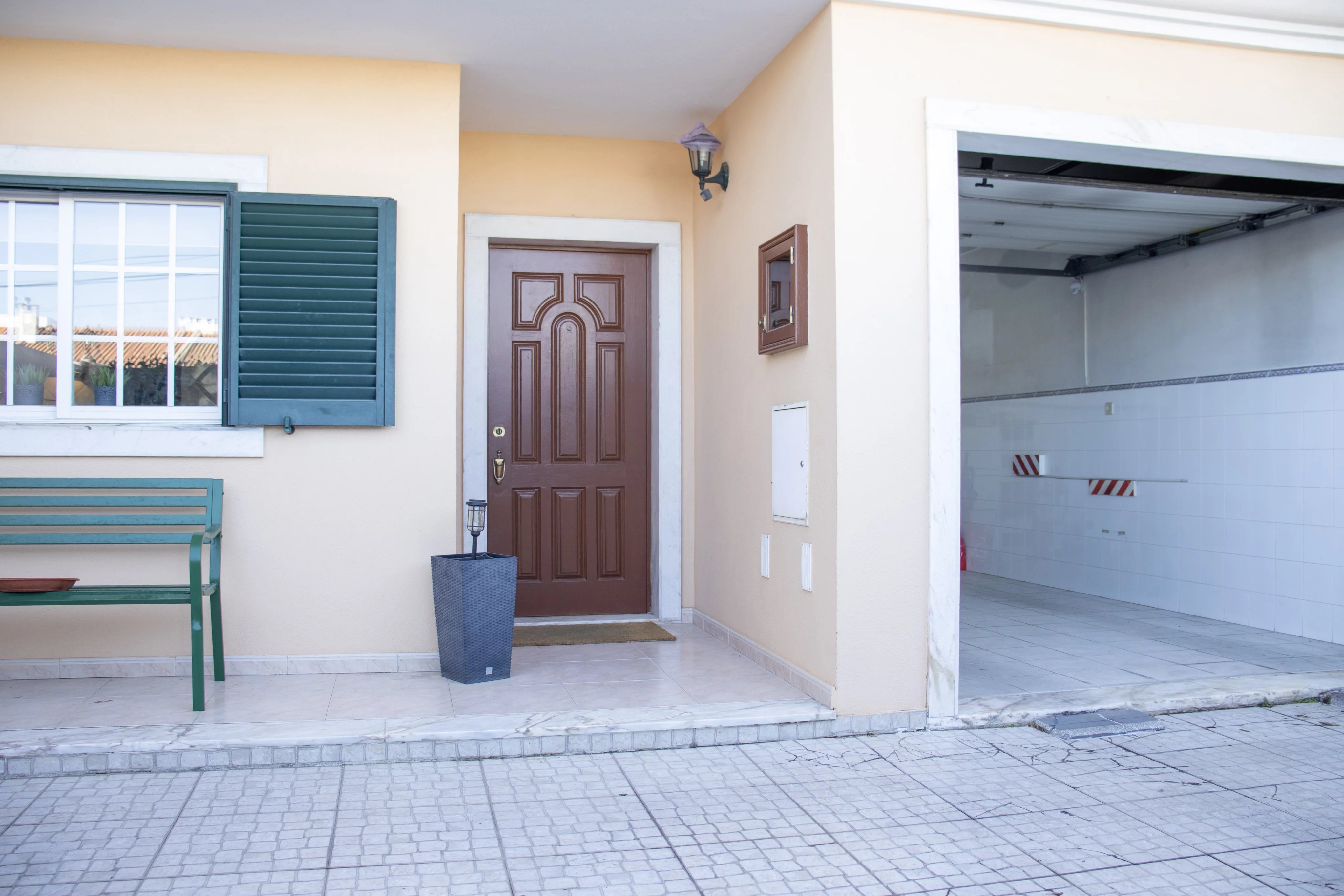 Residential House for sale in Rio de Mouro, 226 m²