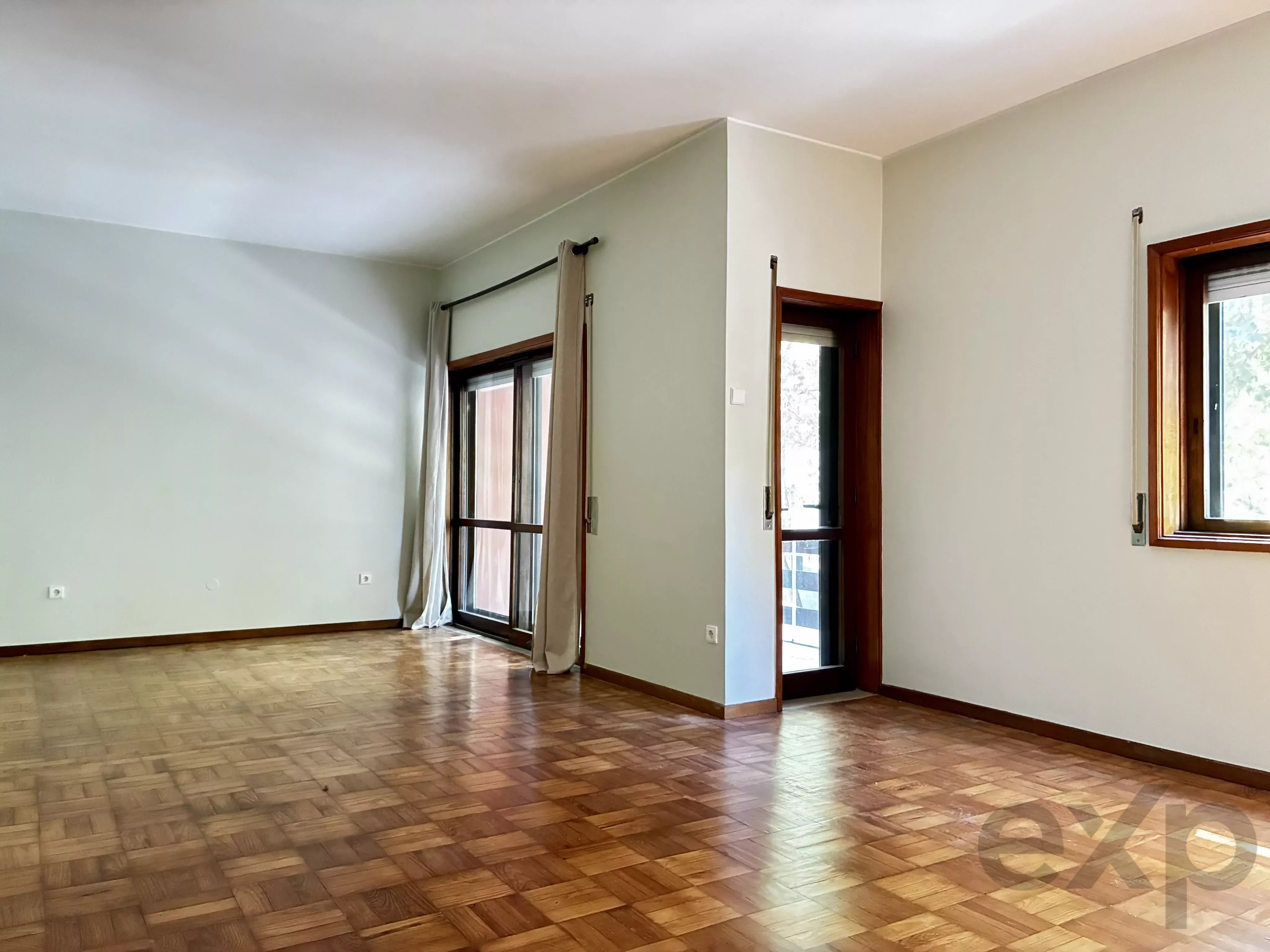 T2 com suite, varanda e garagem — Foz do Douro, a 5 min da praia