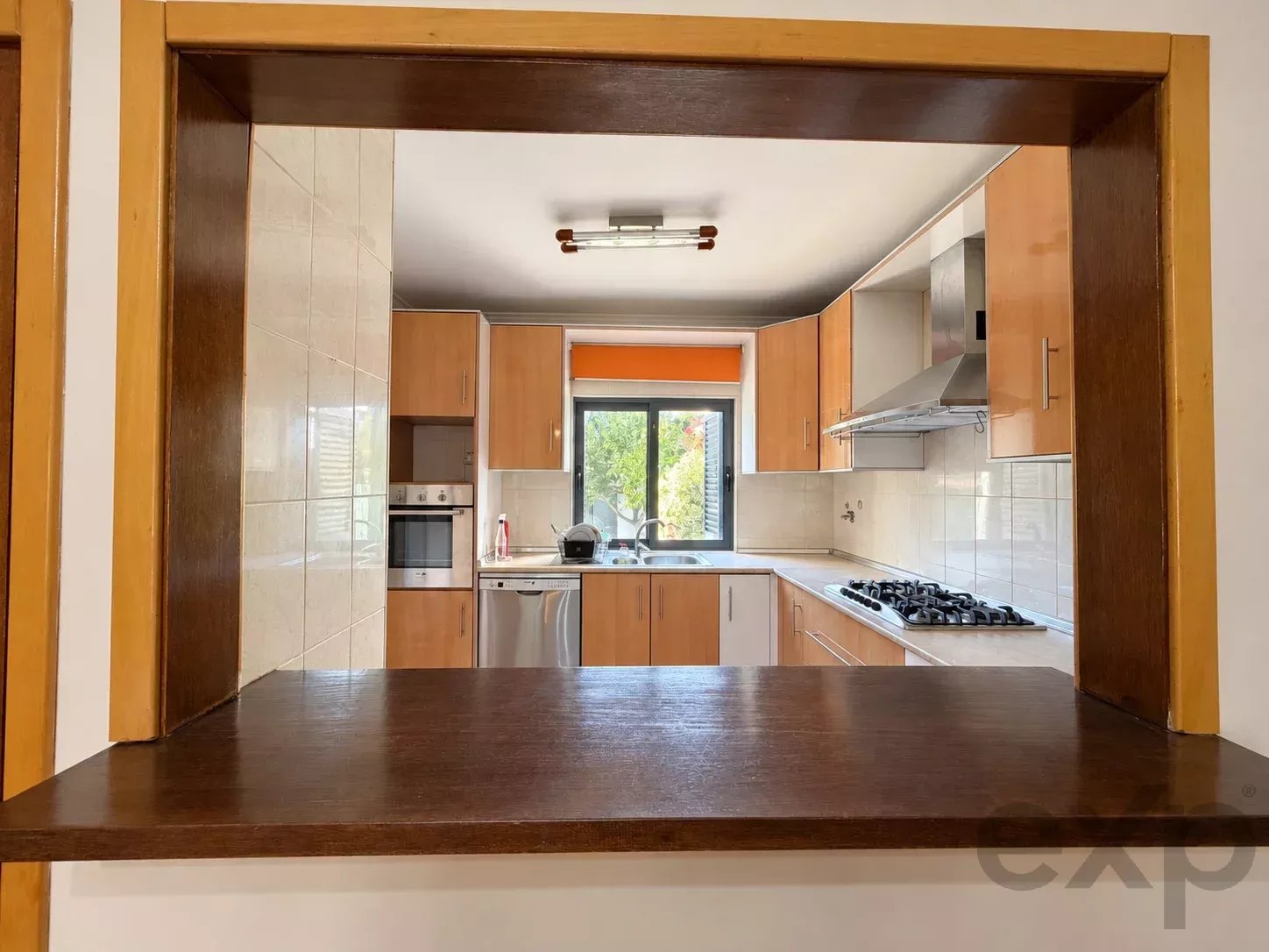 Moradia T3+1 com áreas surpreendentes, enorme cave, garagem e amplo espaço exterior nas Gambelas 87355360 image 15