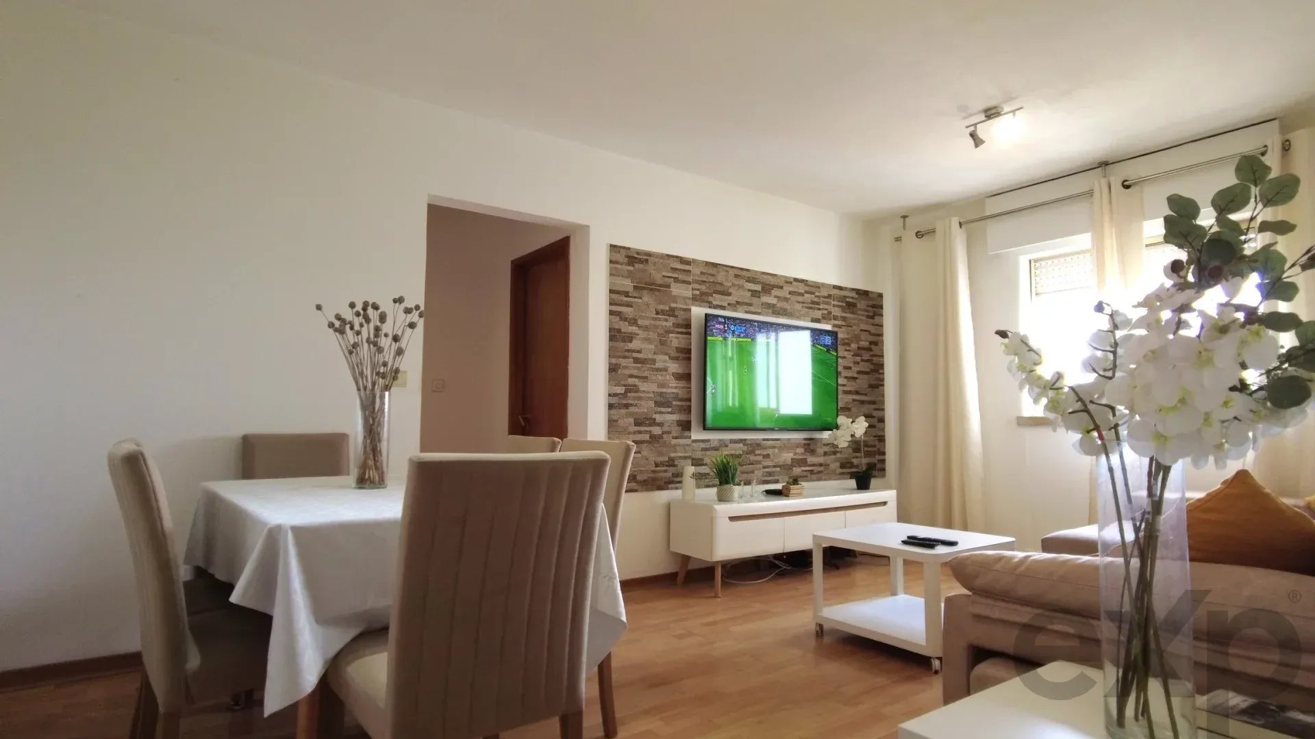 Apartment for rent in Santo António dos Cavaleiros e Frielas, 53 m²