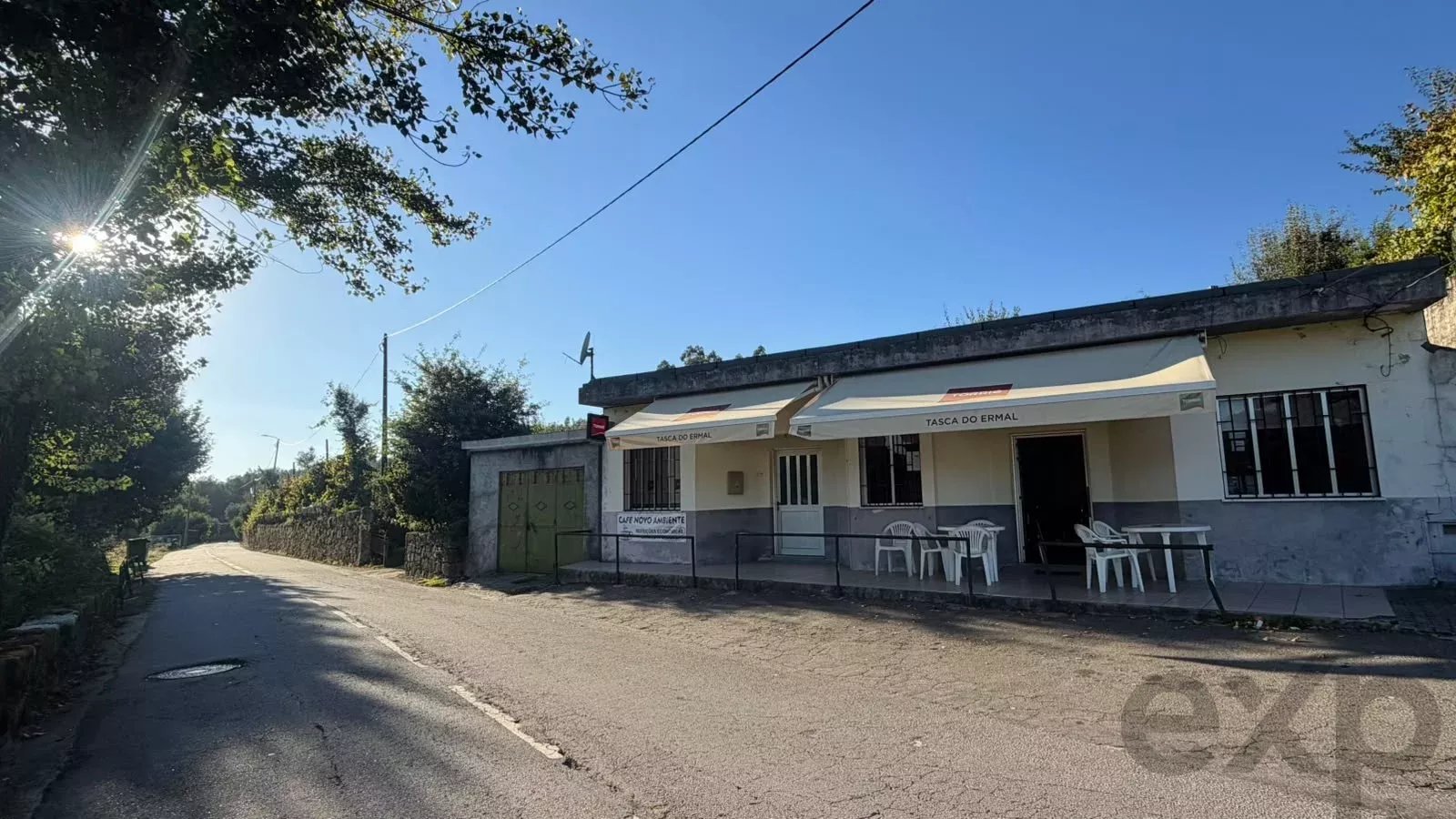 Loja de comércio à venda em Anissó e Soutelo, 120 m²