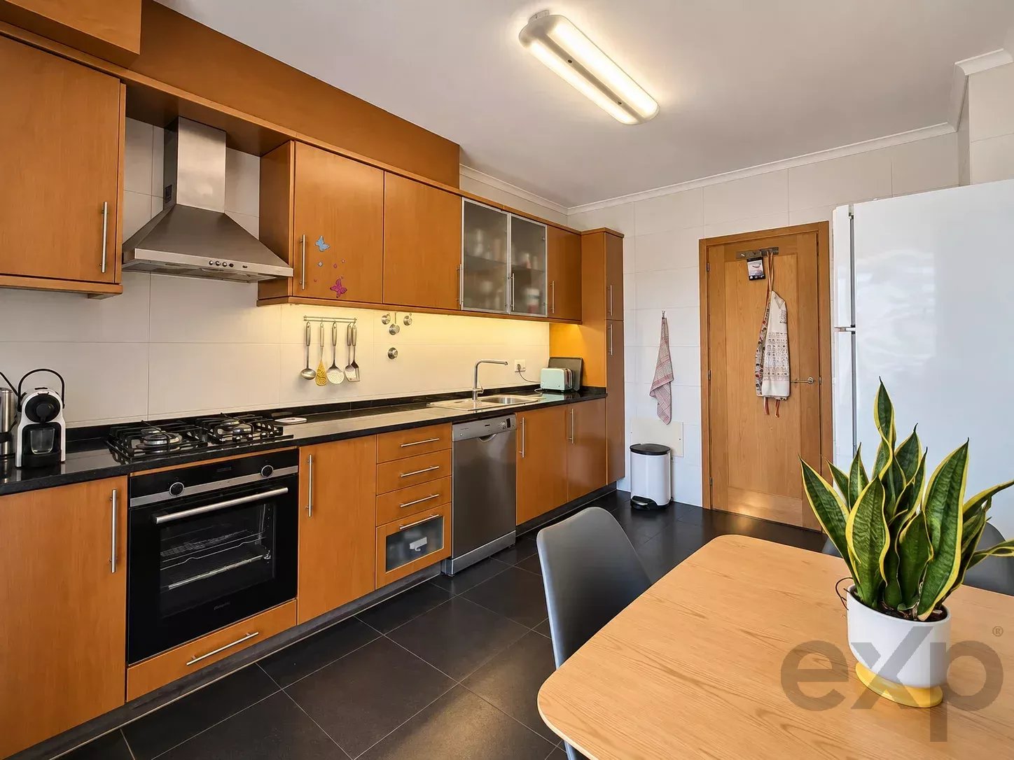 Apartamento T2 espaçoso e luminoso em condomínio fechado com piscina, estacionamento privativo 87359054 image 13