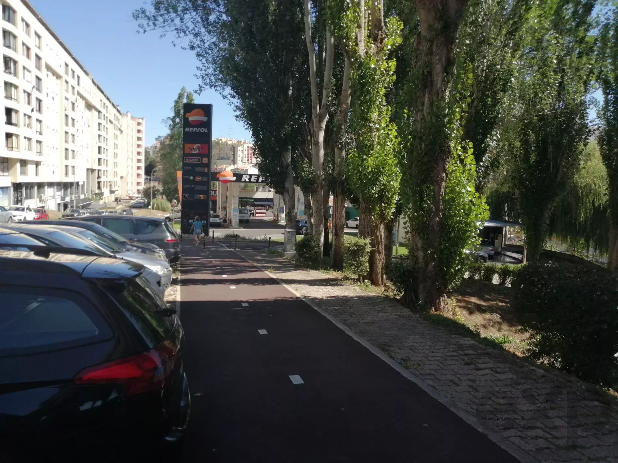 Garage/Parking space for rent in Queluz e Belas