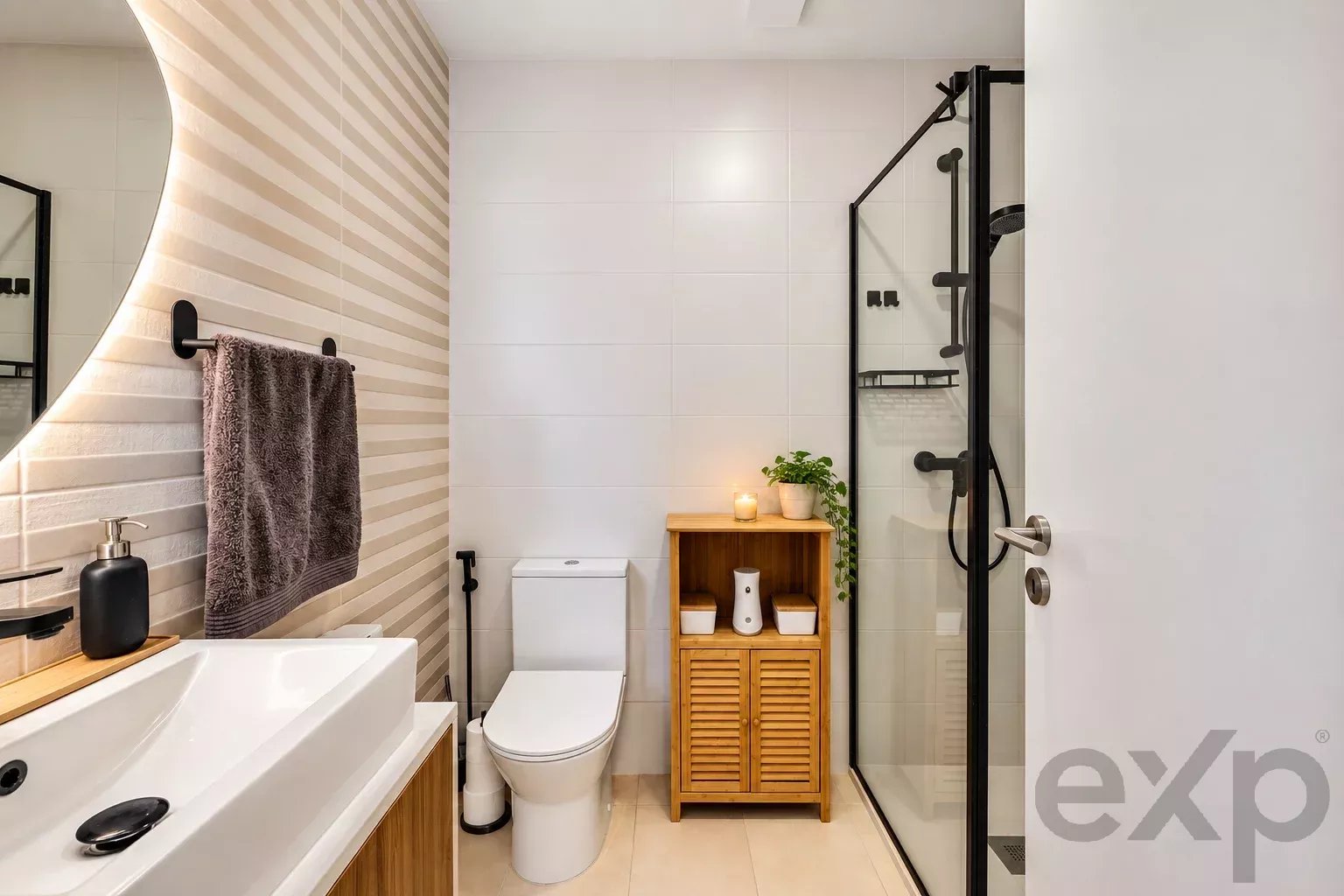 T3 remodelado com 117 m², muita luz e vista para a Baía do Seixal 87424643 image 17