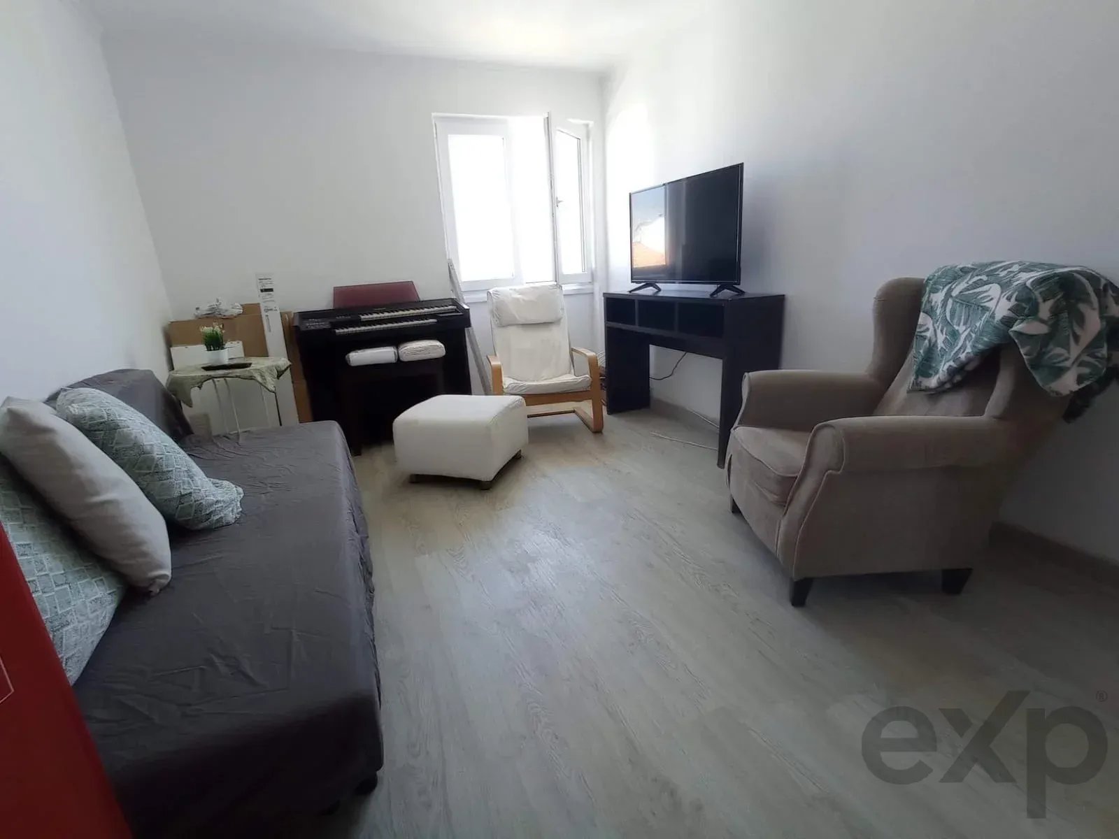 Apartamento T3 + 1 com sótão proximo ao Polo universitario da Ajuda 87438293 image 4