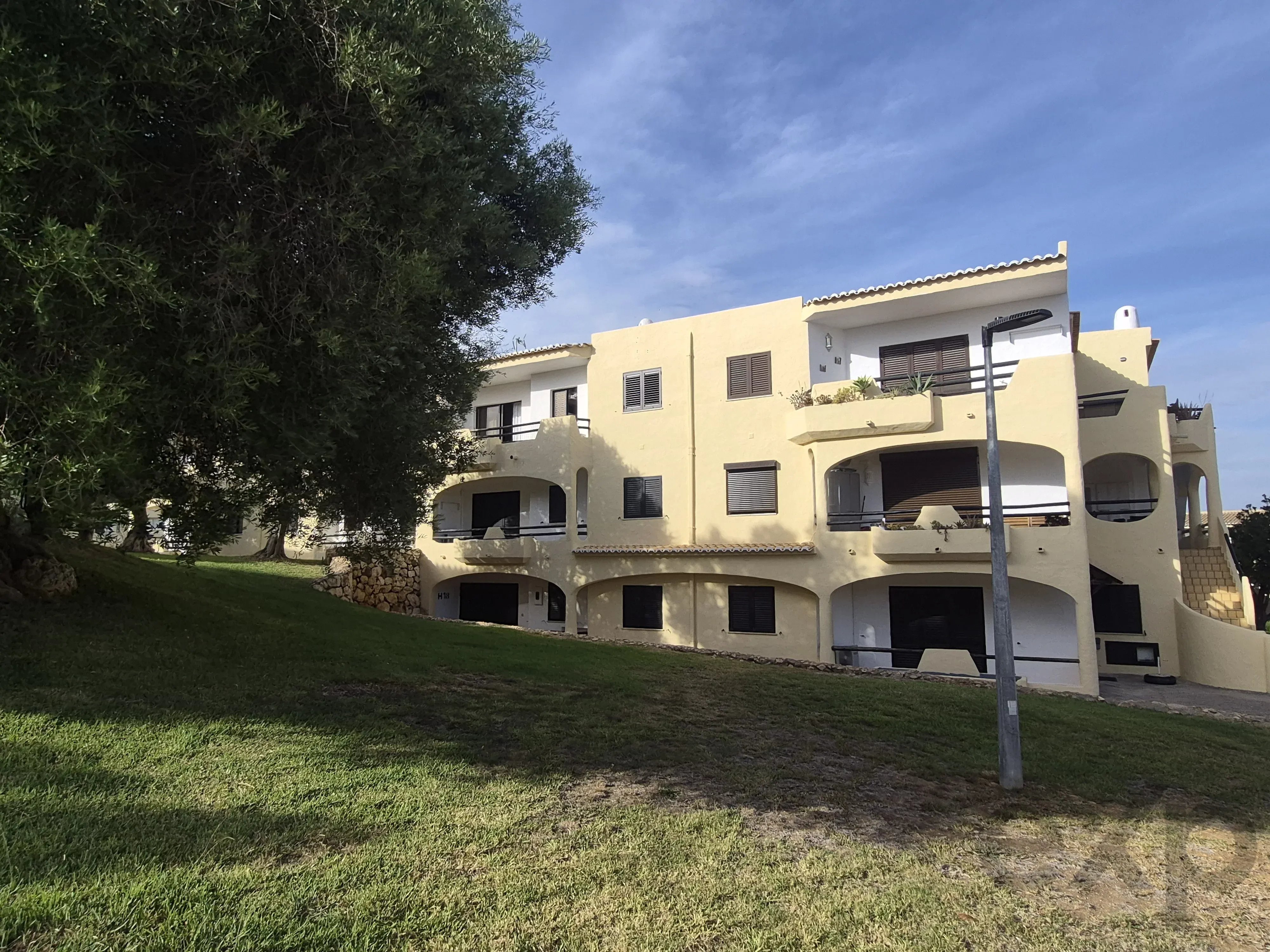 Apartamento de 1 quarto (T1) iluminado, com orientação sul e varanda – Alvor 87438960 image 32