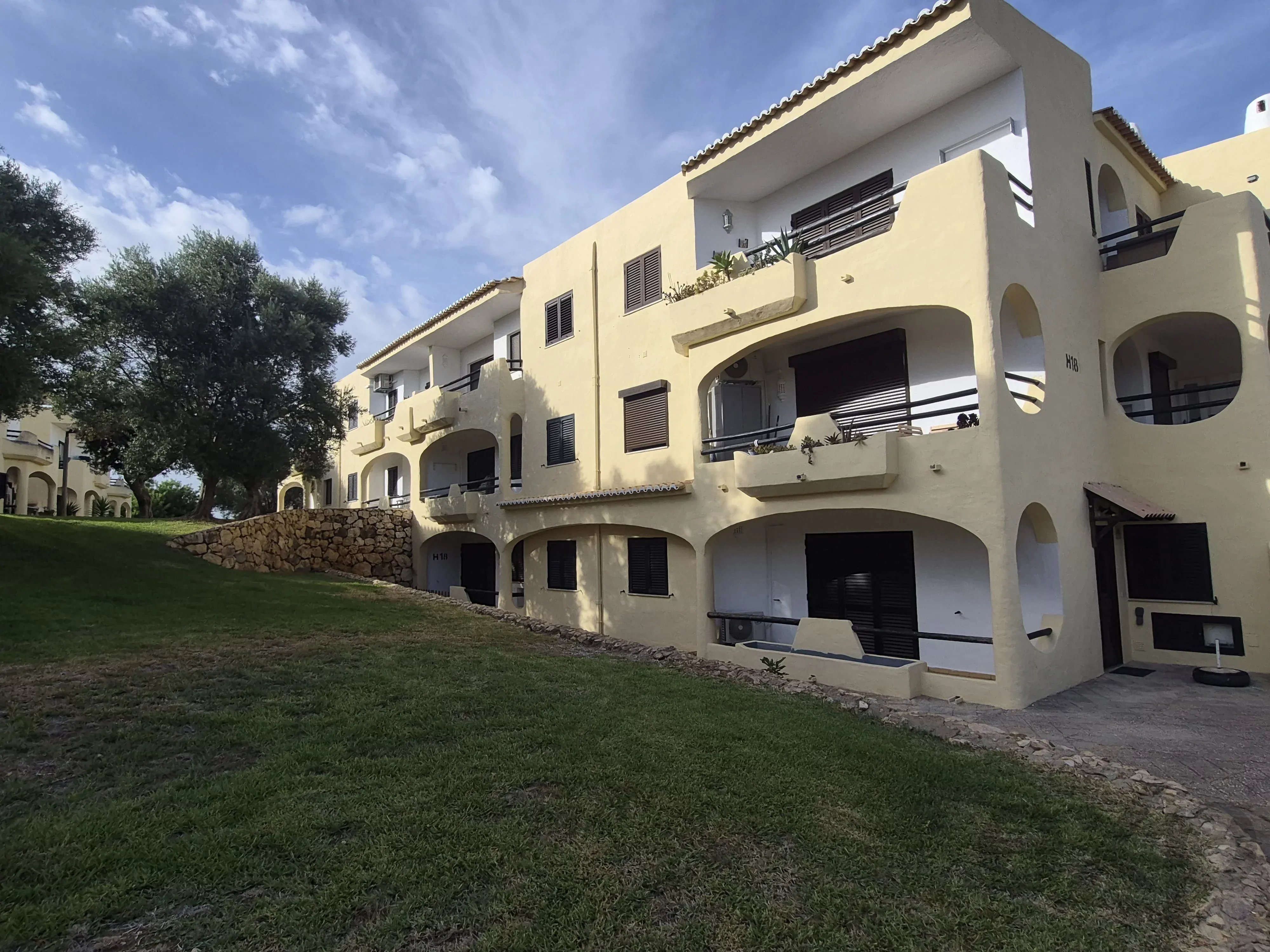 Apartamento de 1 quarto (T1) iluminado, com orientação sul e varanda – Alvor 87438960 image 31
