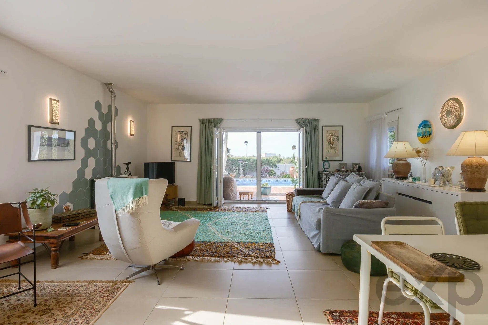 Residential House for sale in Luz, 167 m²