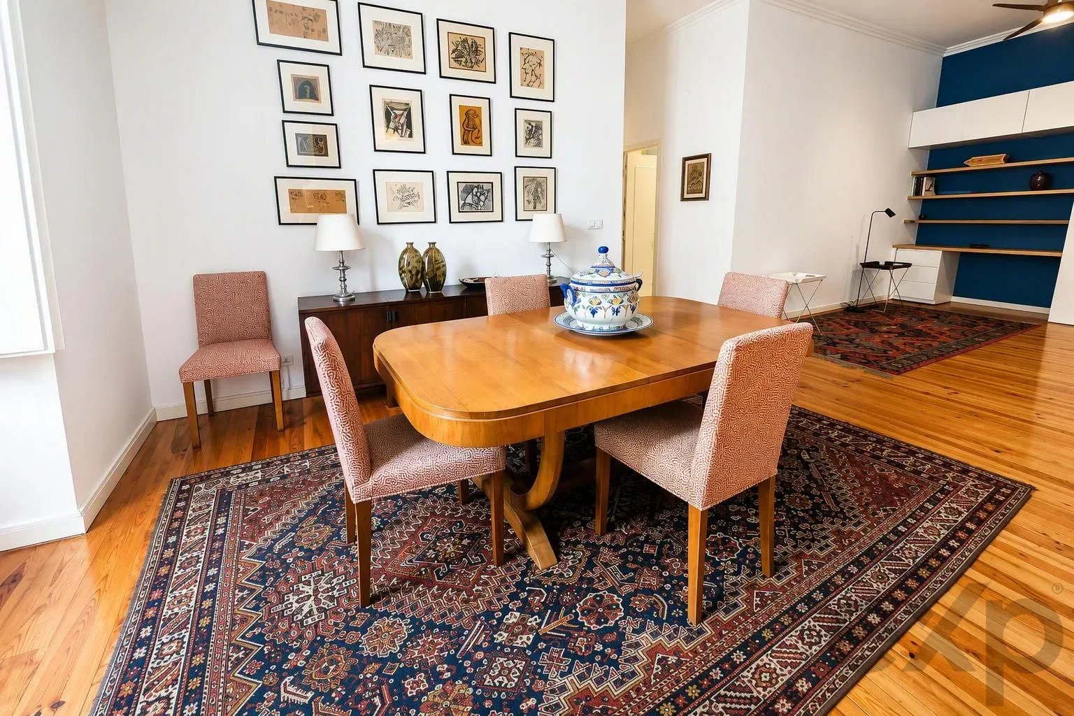 Espaço, luz e carácter num apartamento singular em Lisboa 87448473 image 26